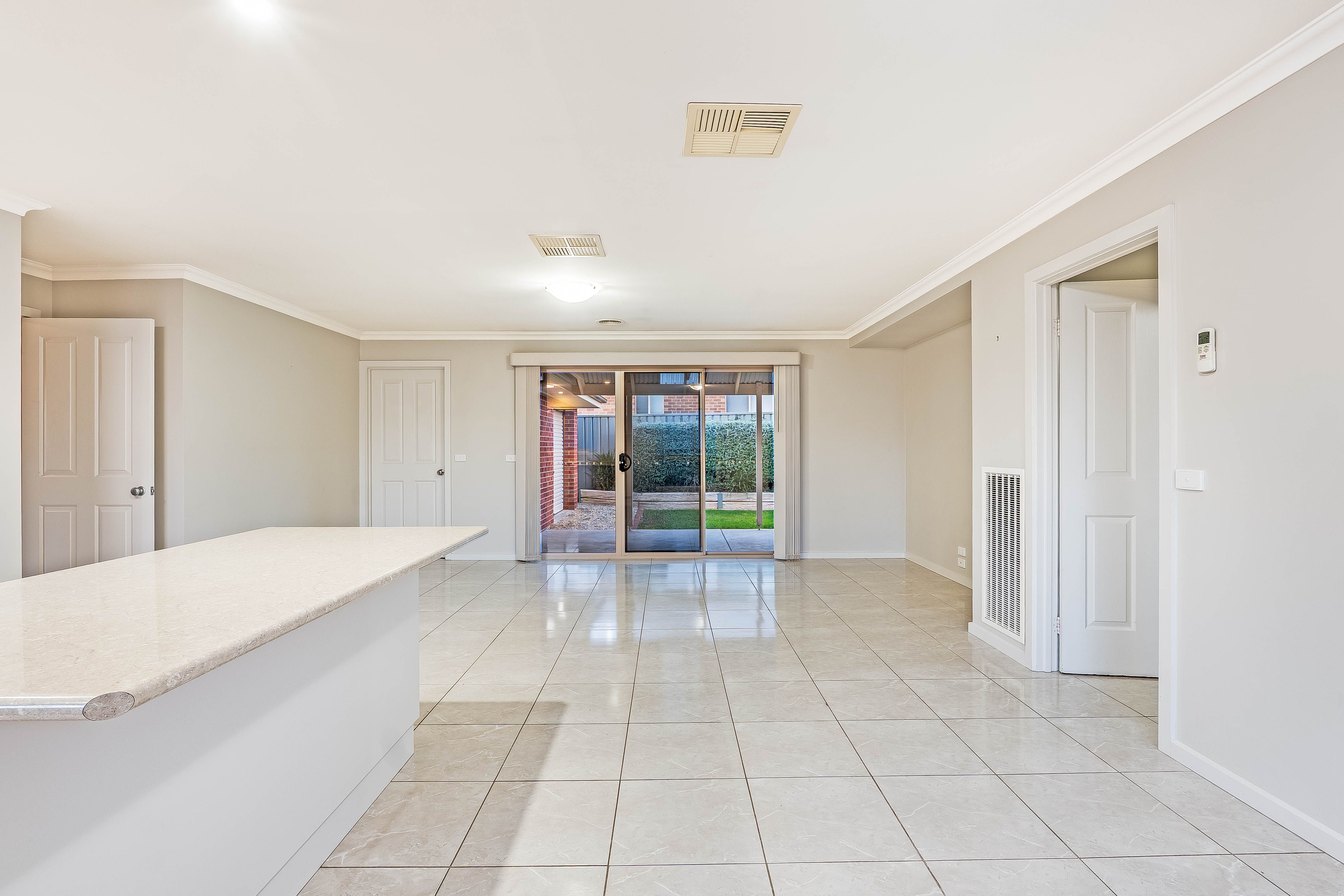 111 Honeyeater Circuit, Thurgoona, NSW 2640
