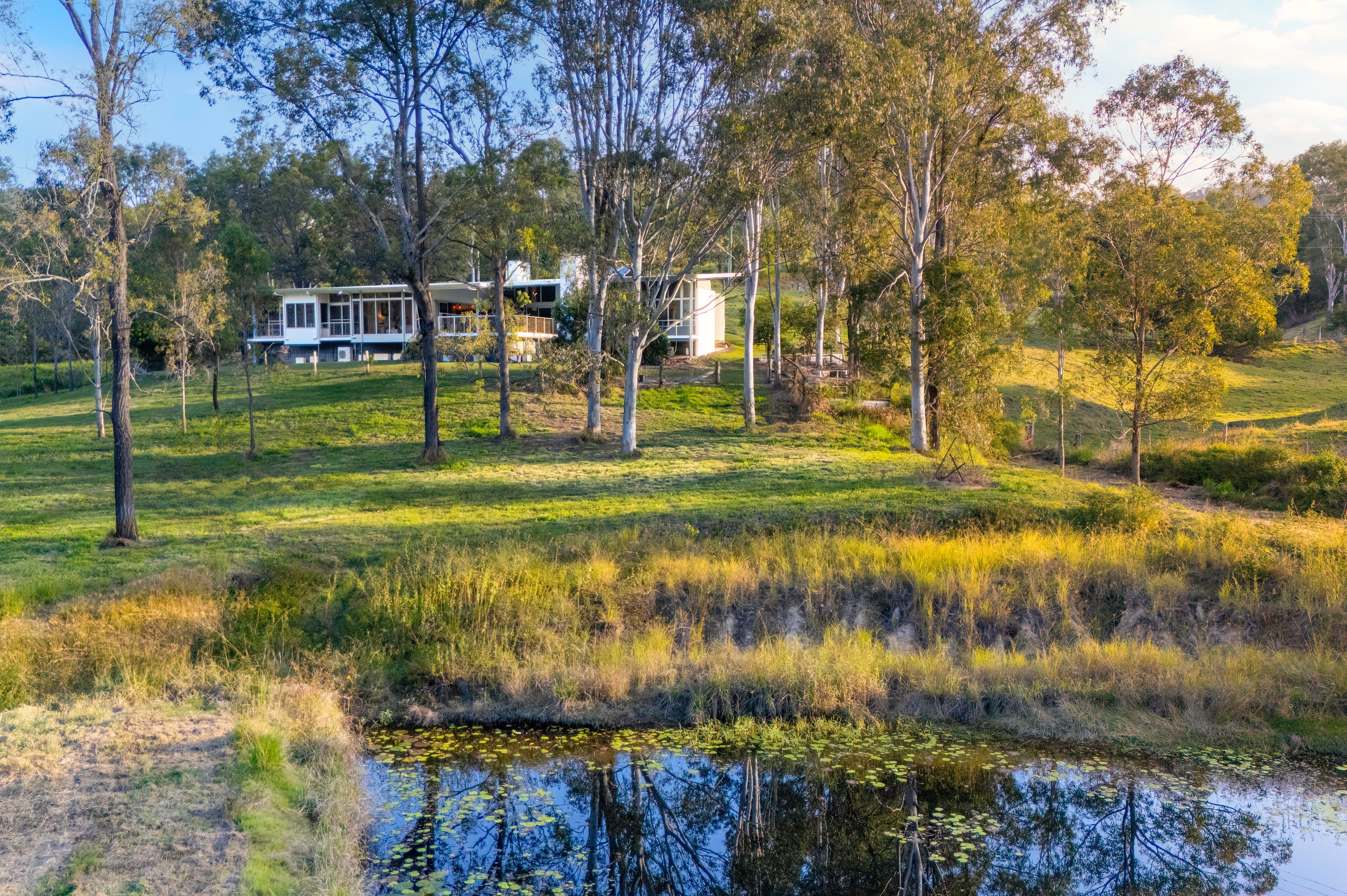 102 Oatlands Court — photo 5 of 30