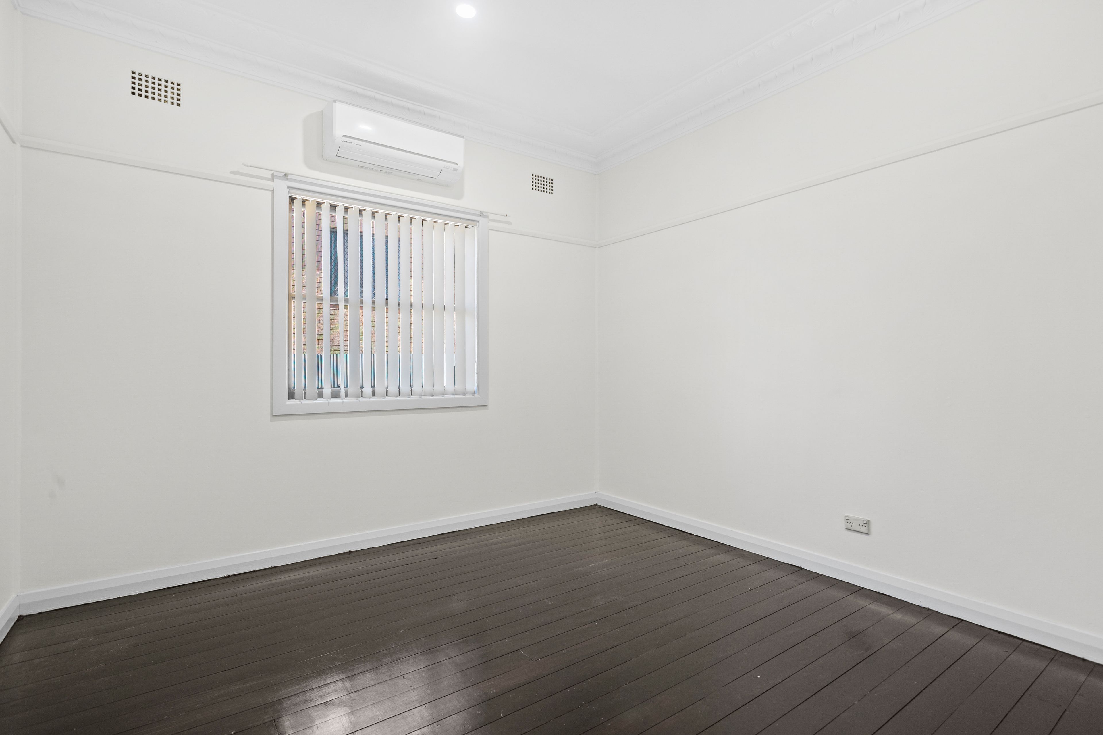 10 Perth Road — photo 4 of 7