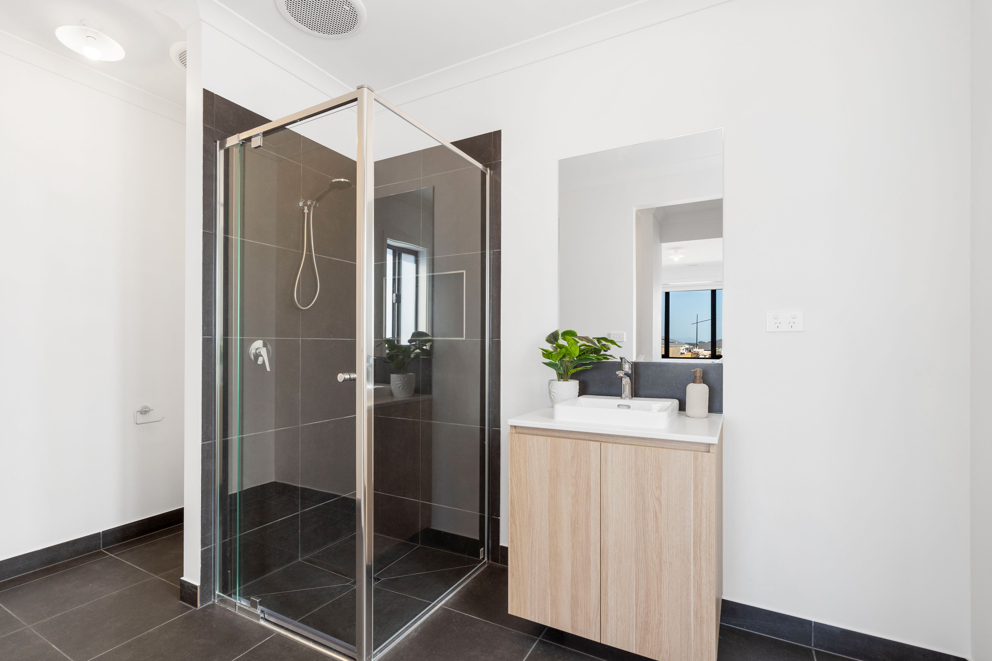 21 Lennox Street — photo 3 of 20