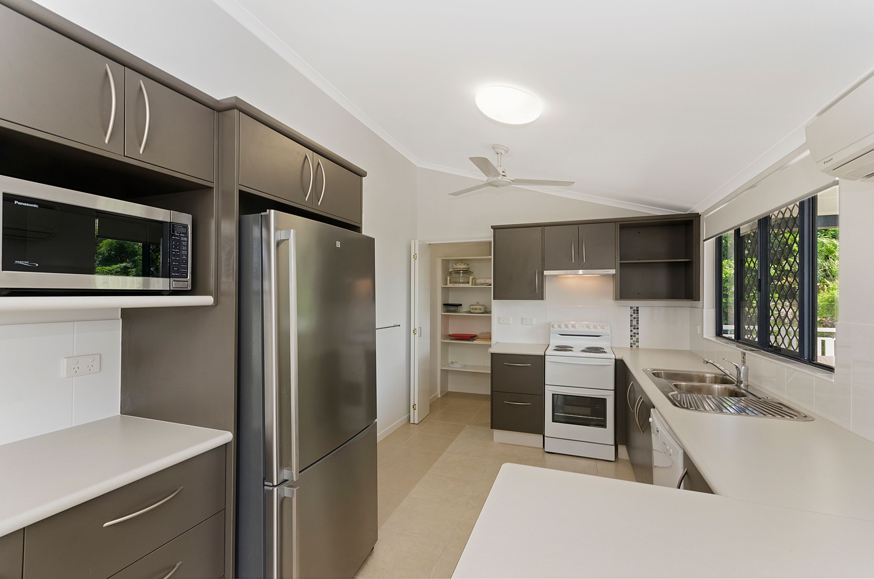 4 Queens Road, Railway Estate, QLD 4810