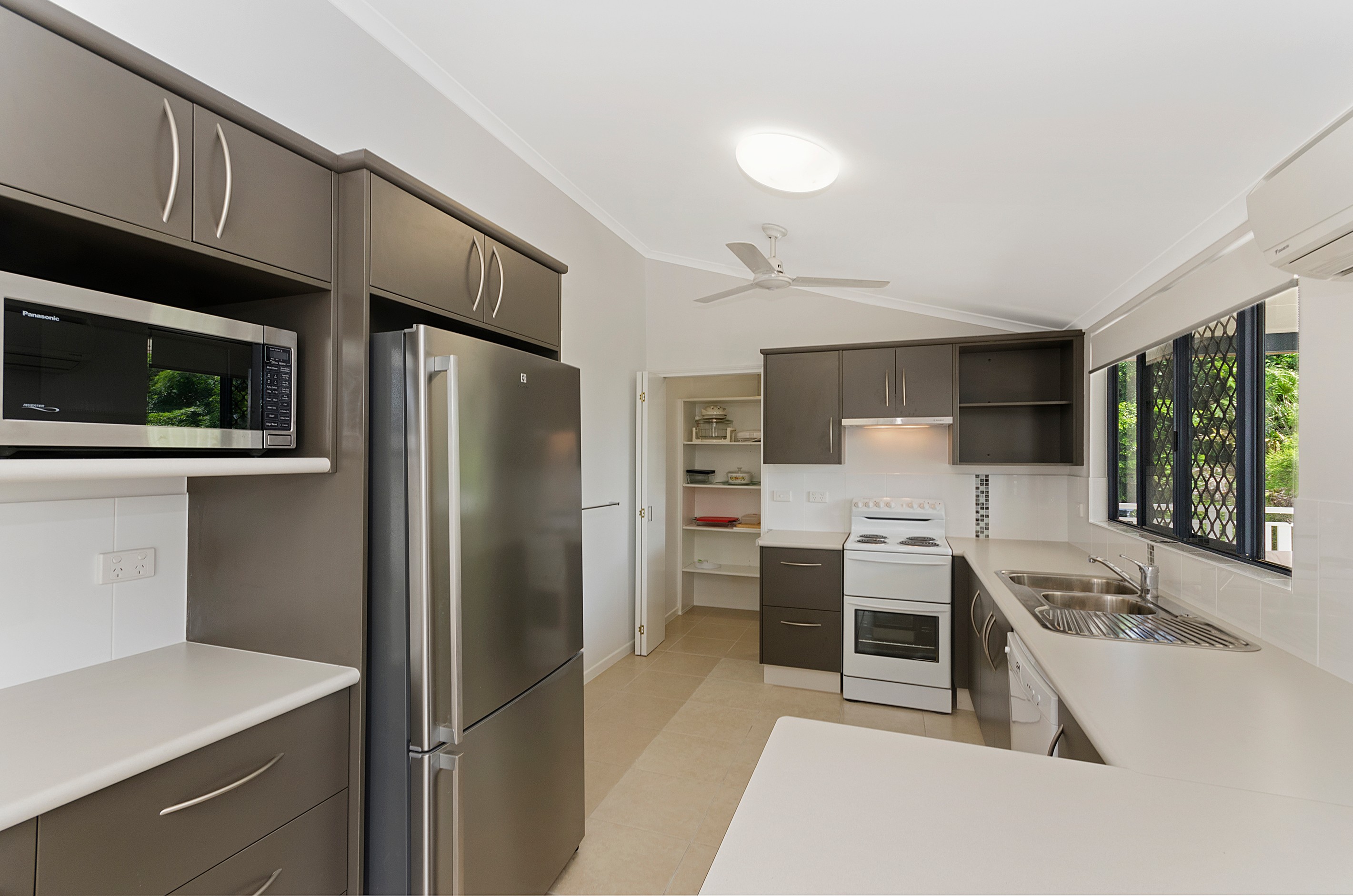 4 Queens Road, Railway Estate, QLD 4810