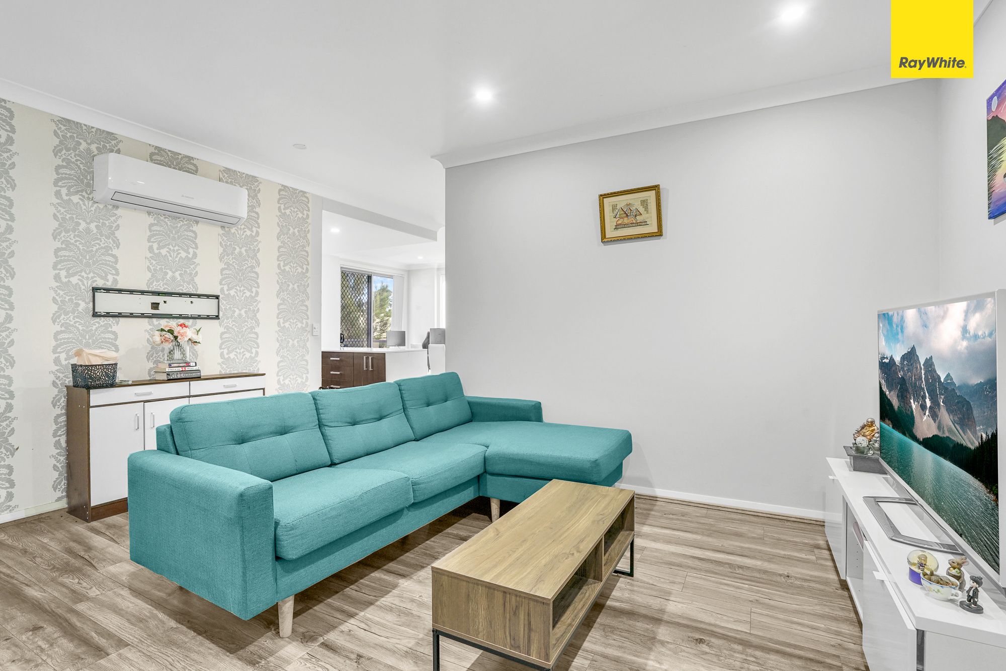 304/8C Myrtle Street — photo 5 of 16
