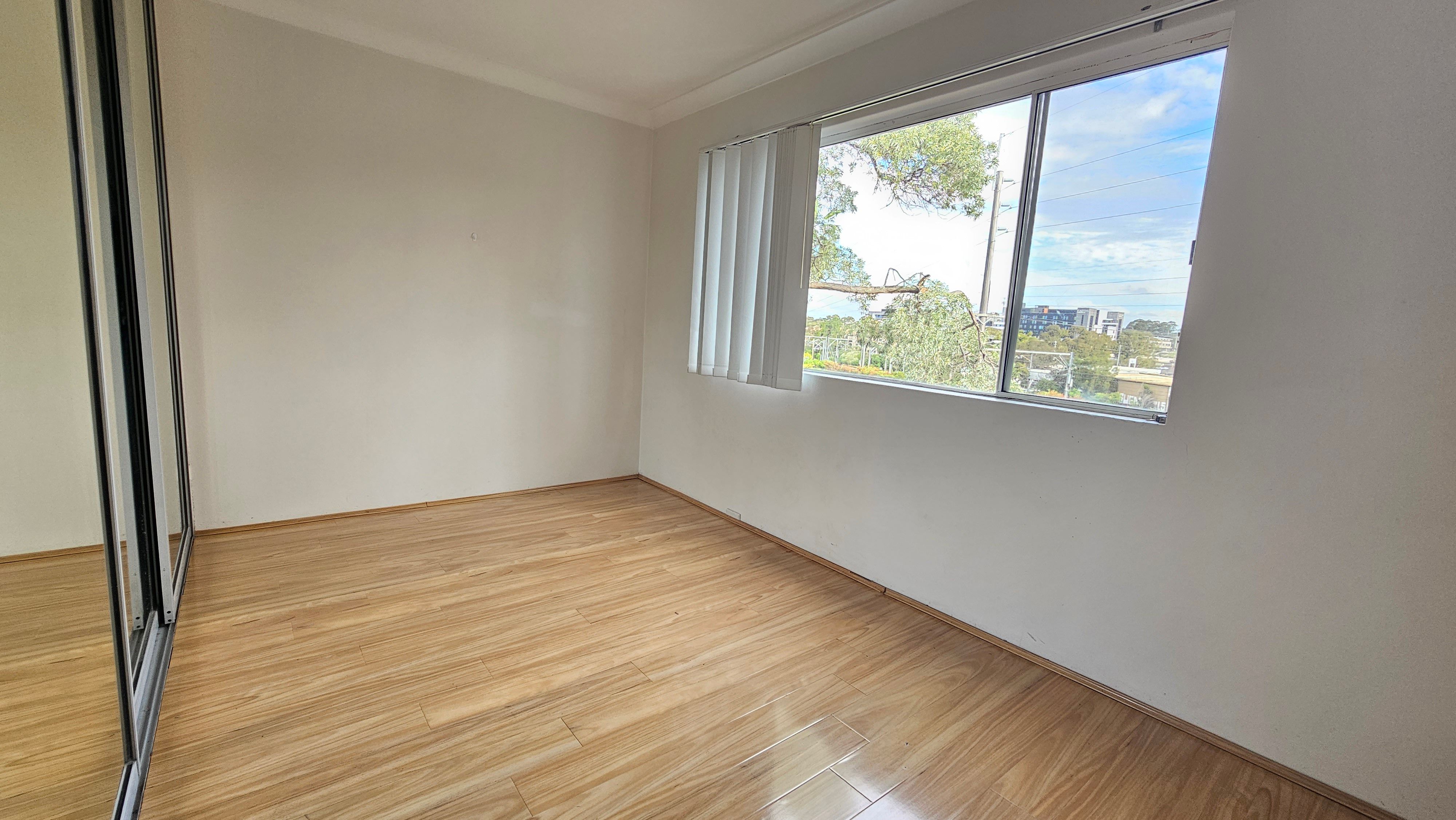14/21 DEVITT Street — photo 5 of 11
