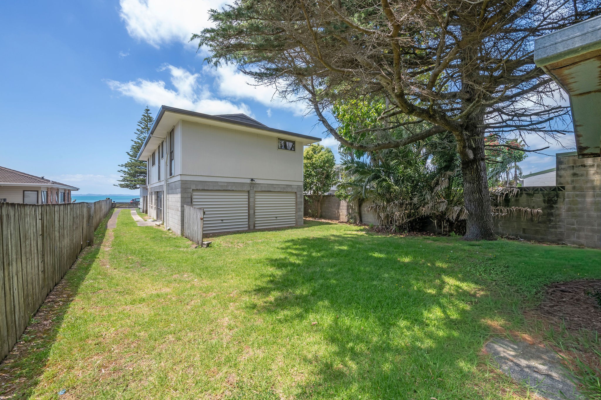 2/3 The Esplanade, Eastern Beach, Manukau City