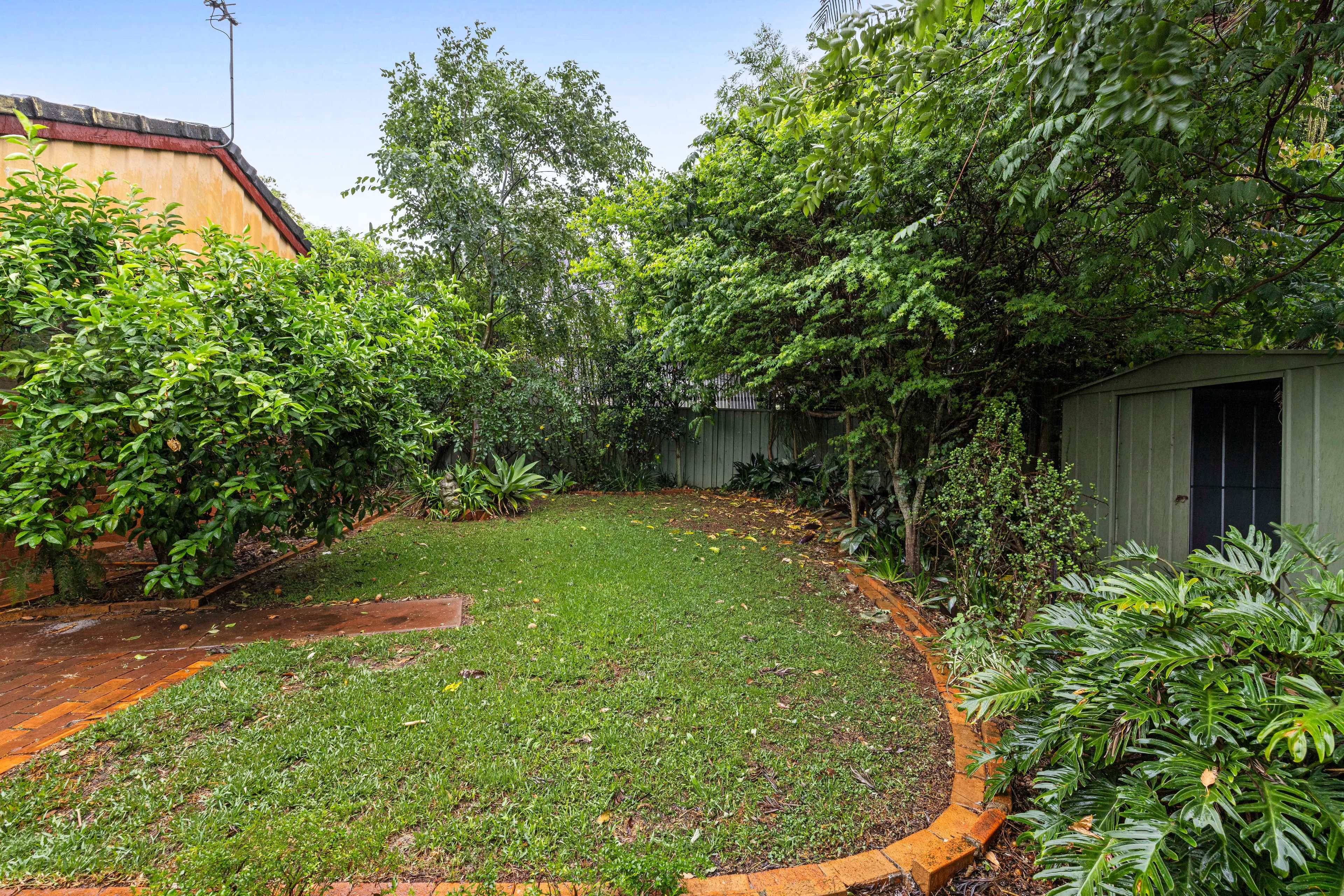 25 Welcombe Avenue — photo 9 of 10