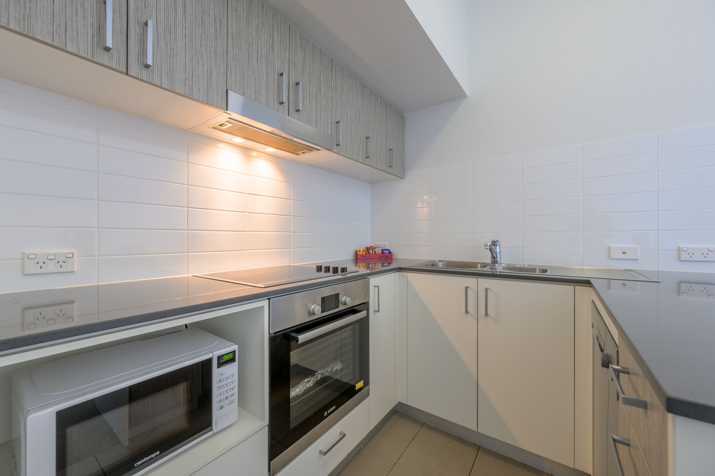 502/52 Oaka Lane — photo 4 of 14
