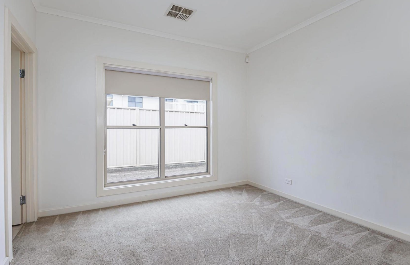 13A Dawn Avenue — photo 6 of 12