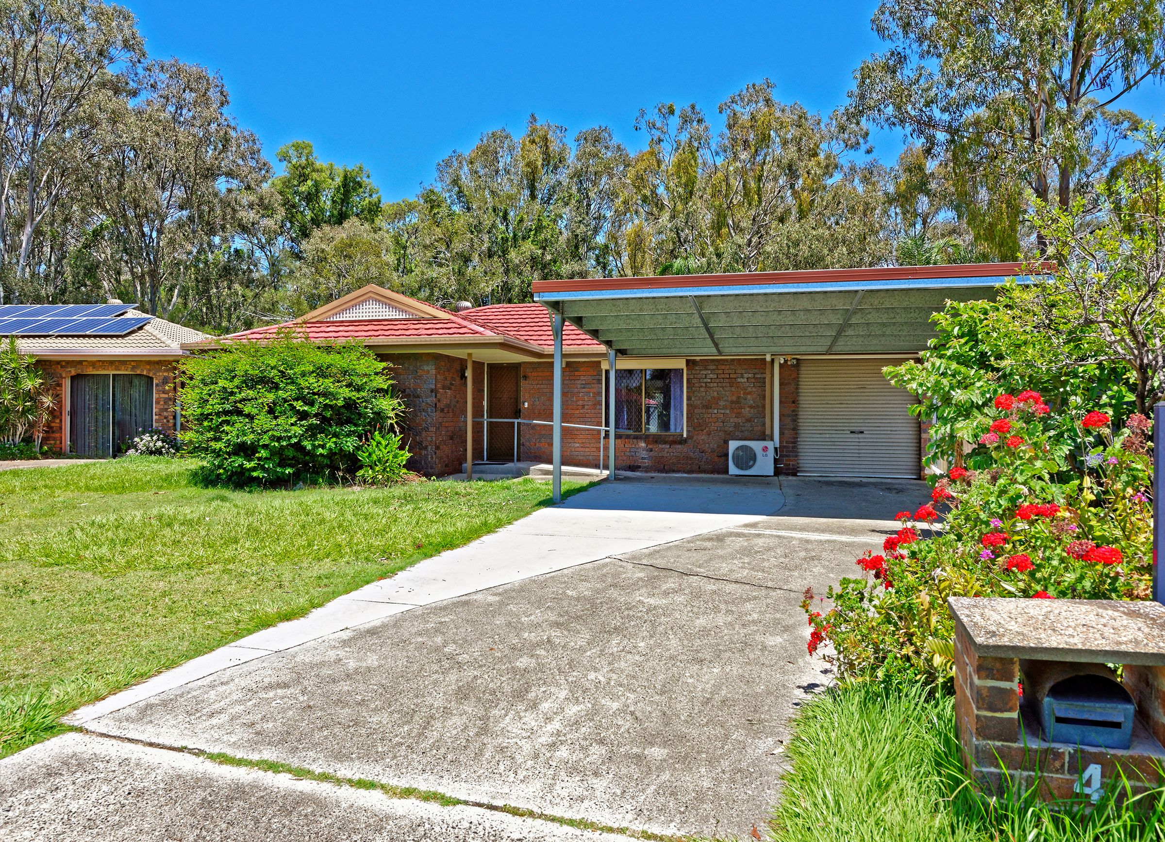 4 Lexington Court, Kippa-Ring, QLD 4021