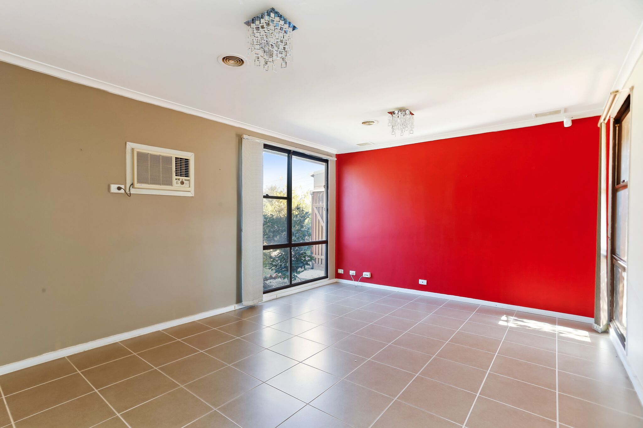 4 Woodburn Crescent, Meadow Heights, VIC 3048