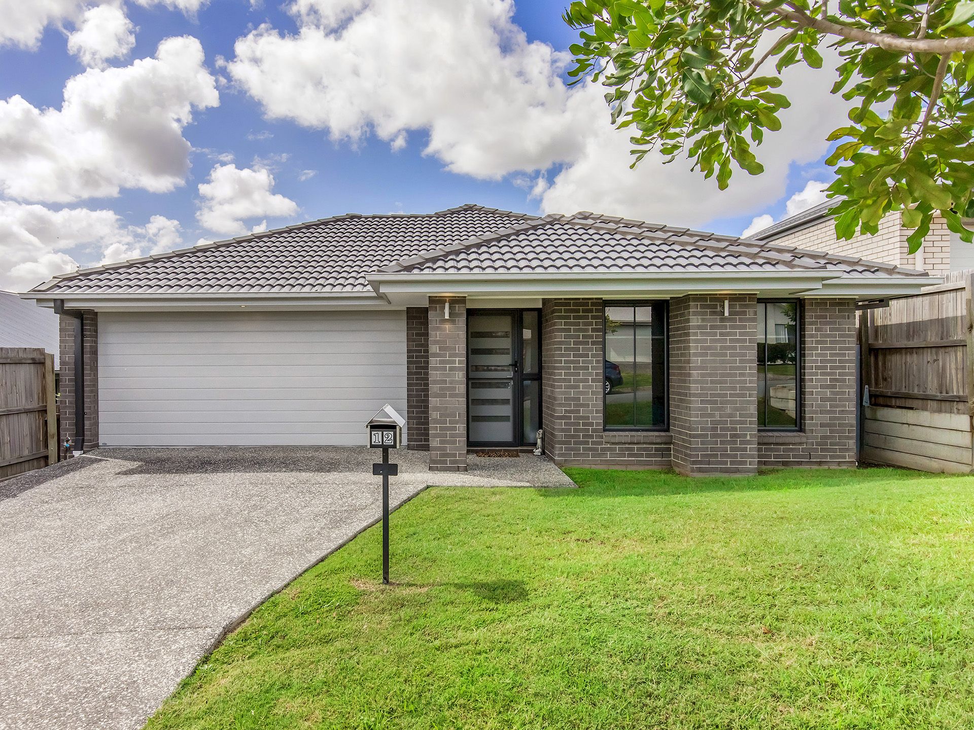 12 Arrowsmith Crescent, Ormeau Hills QLD 4208