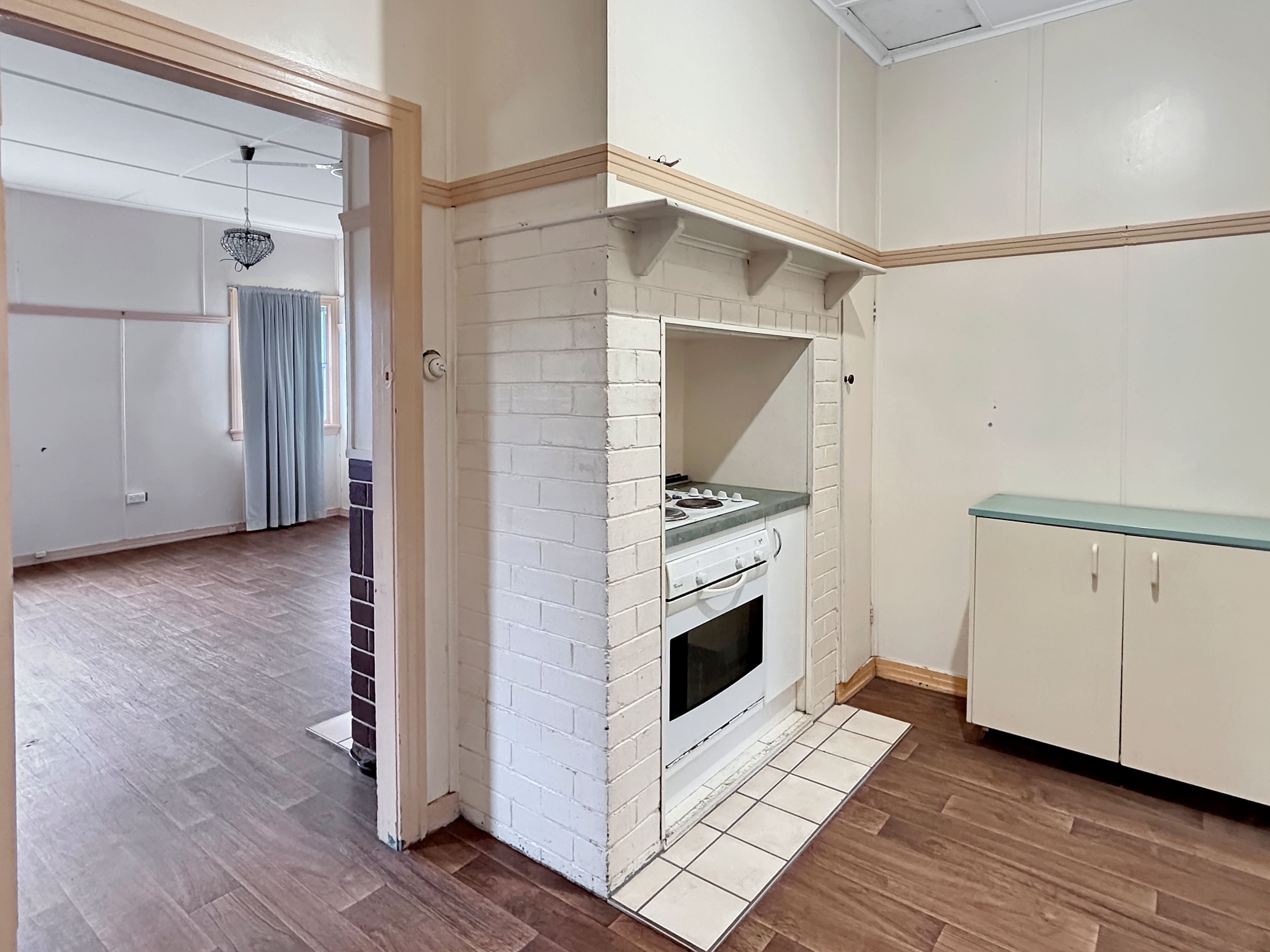 195 Walker Street — photo 3 of 13