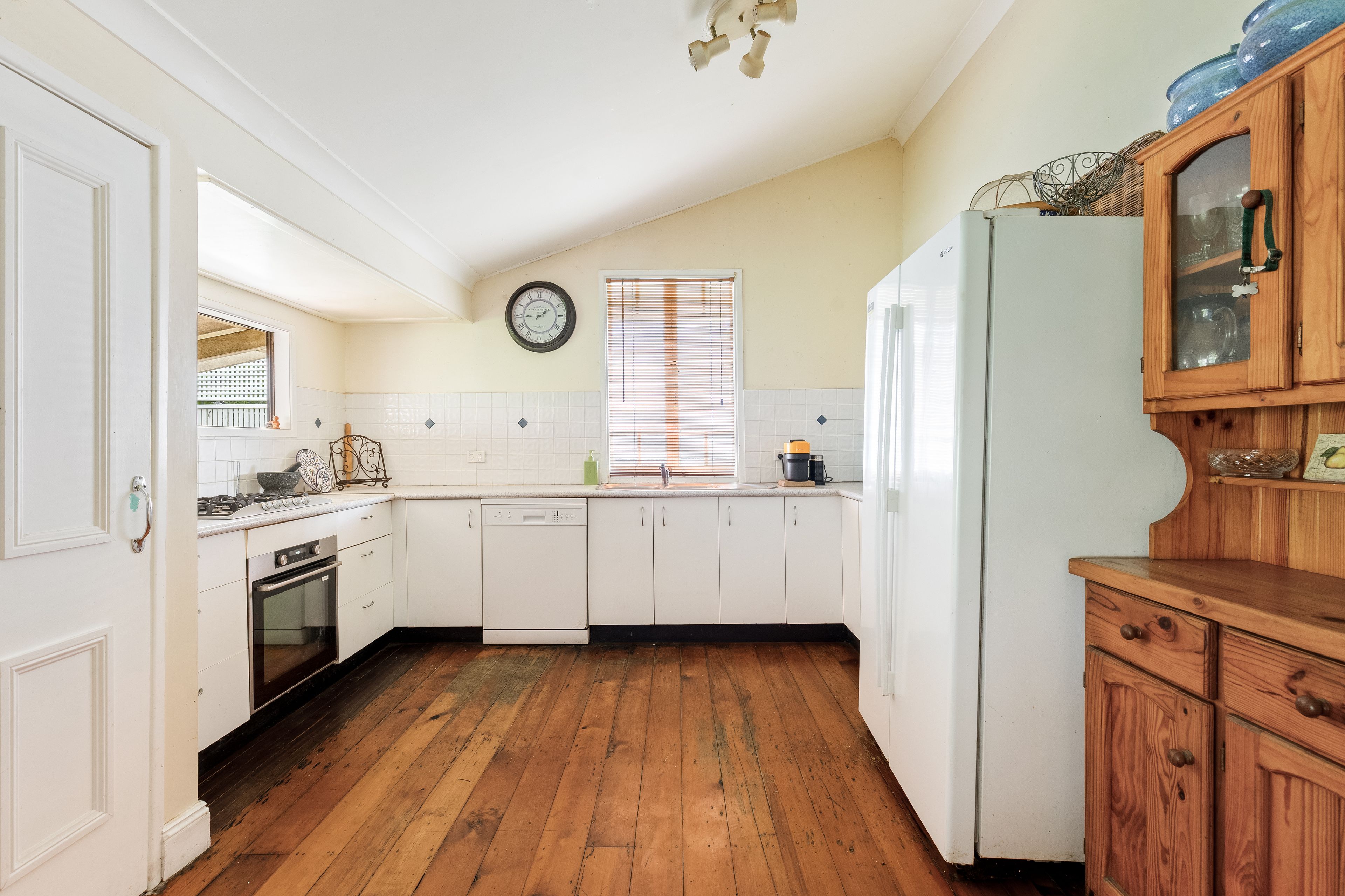 68 Glenalva Terrace — photo 9 of 22