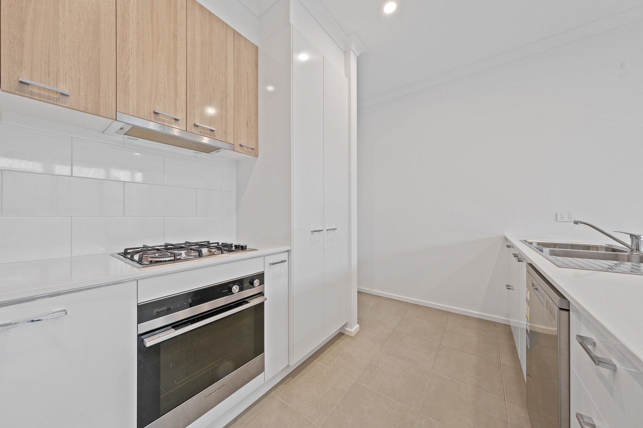 111 Willow Glen Boulevard, Cranbourne, VIC 3977