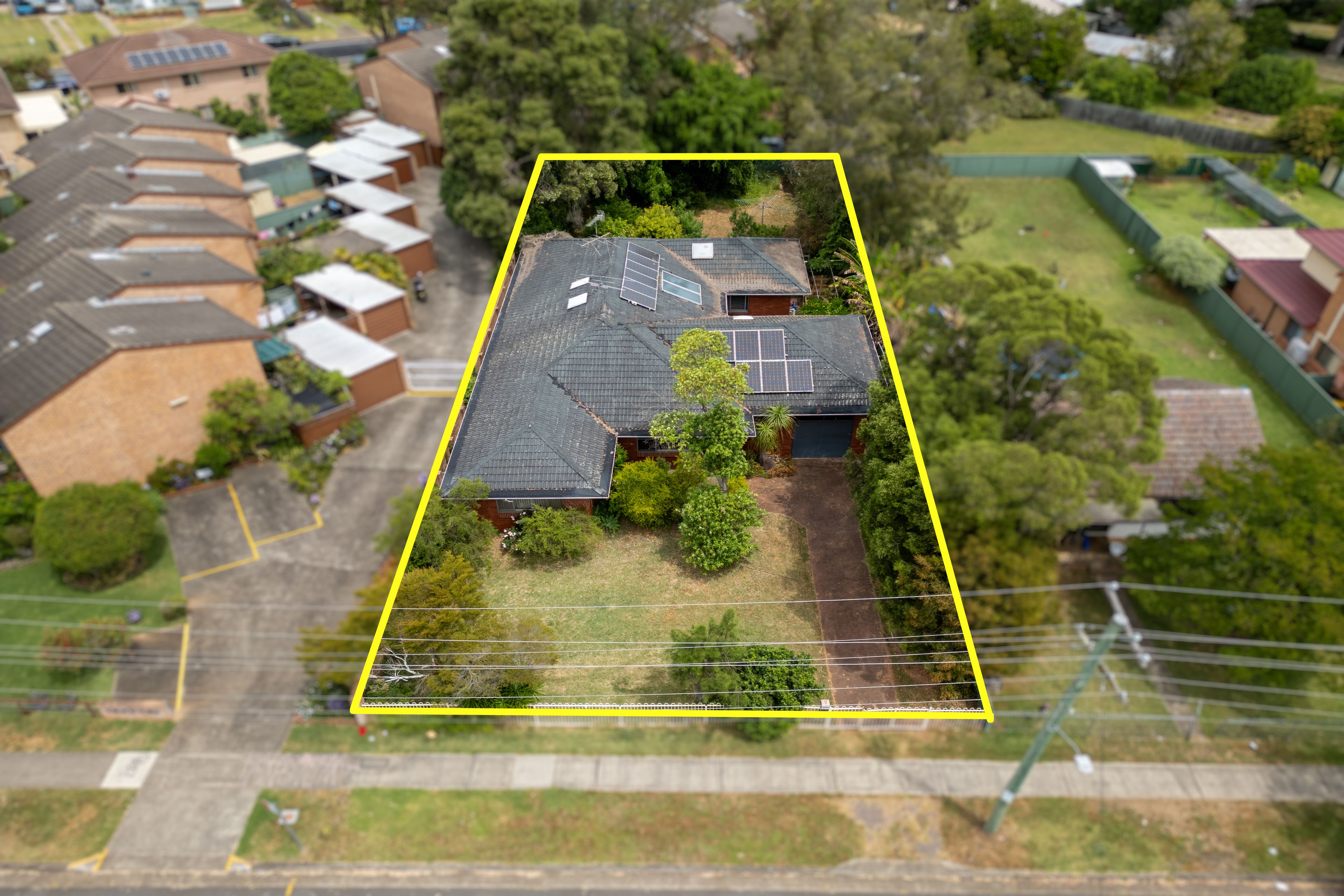 13 Hosking Crescent, Glenfield NSW 2167