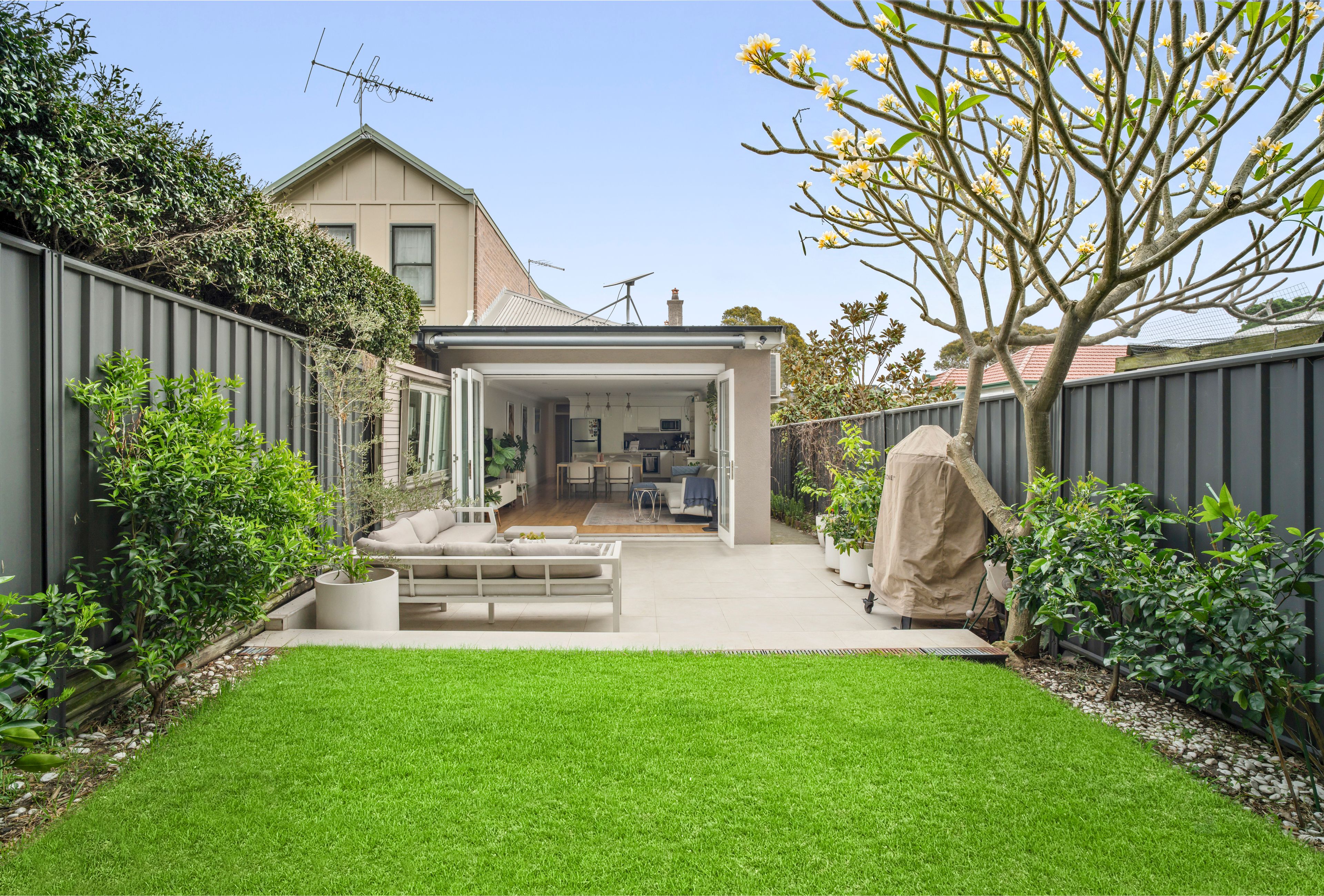 1 Searle Avenue — photo 4 of 15