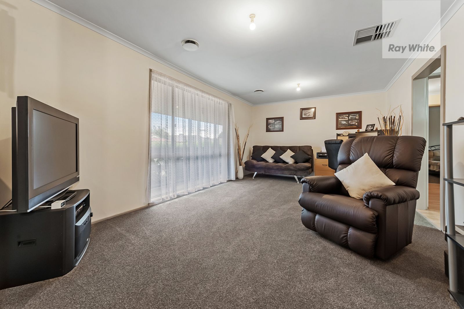 2 Yatton Place, Craigieburn, VIC 3064