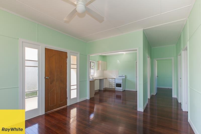150 South Station Road, Silkstone, QLD 4304
