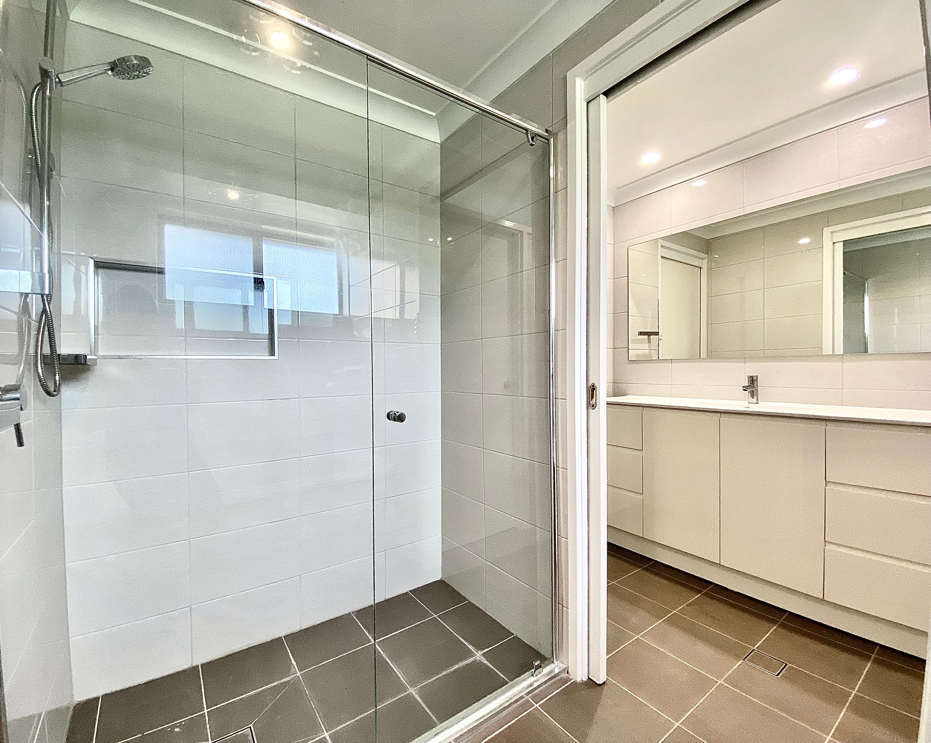 5 Giles Crescent — photo 12 of 16