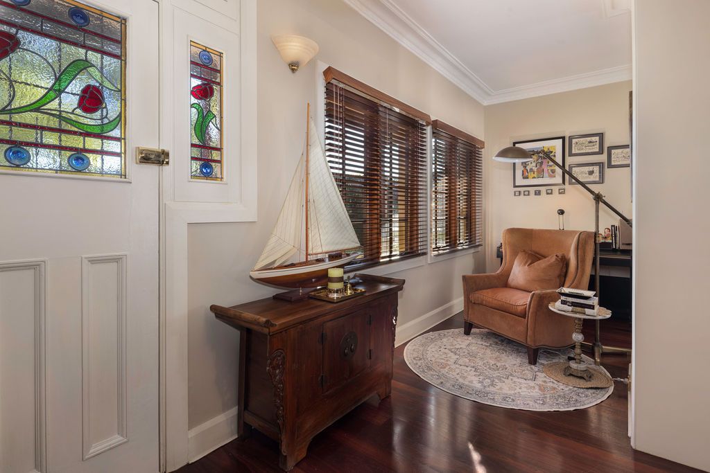 102 Ingham Avenue — photo 4 of 18