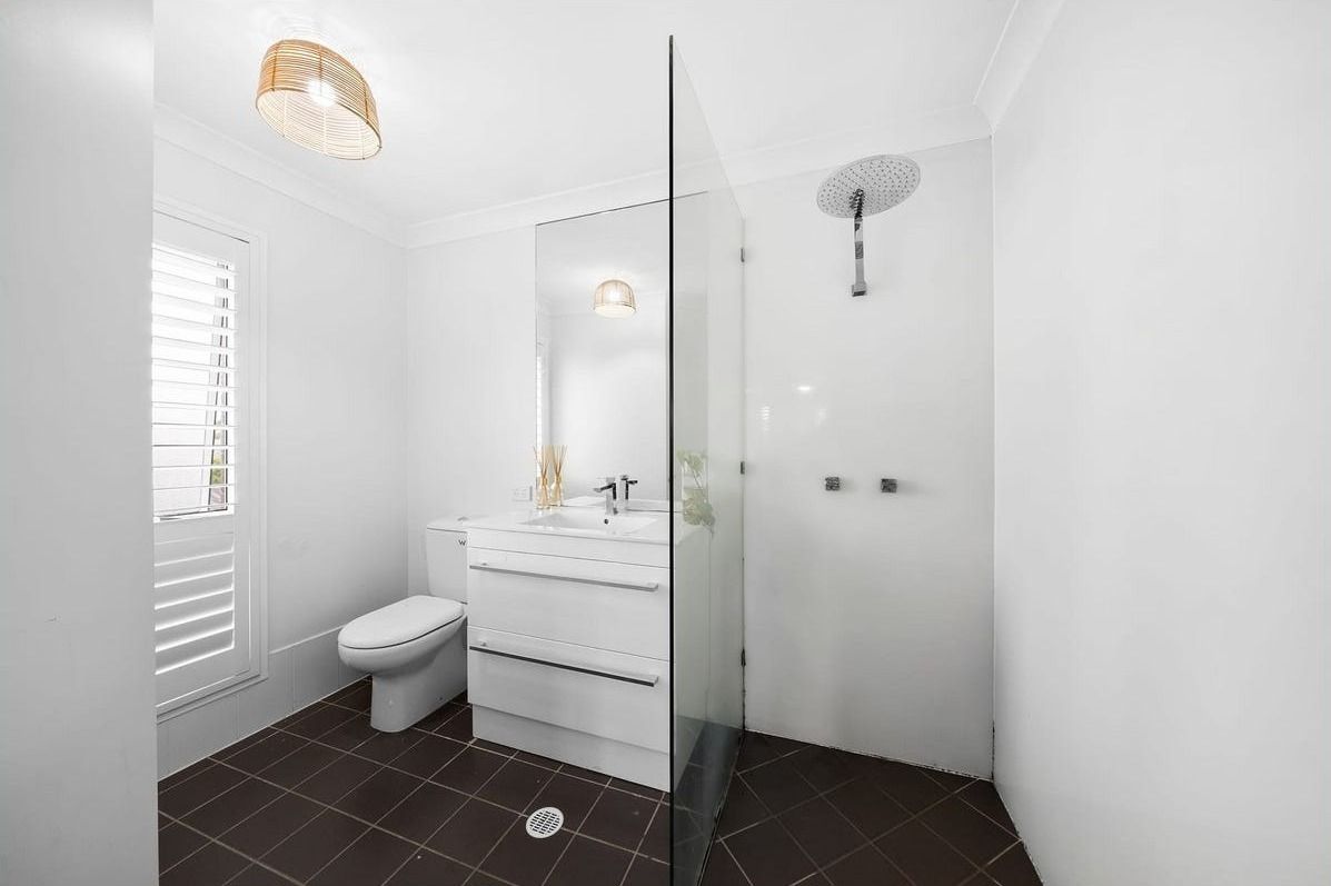 8 Resi Drive — photo 10 of 10