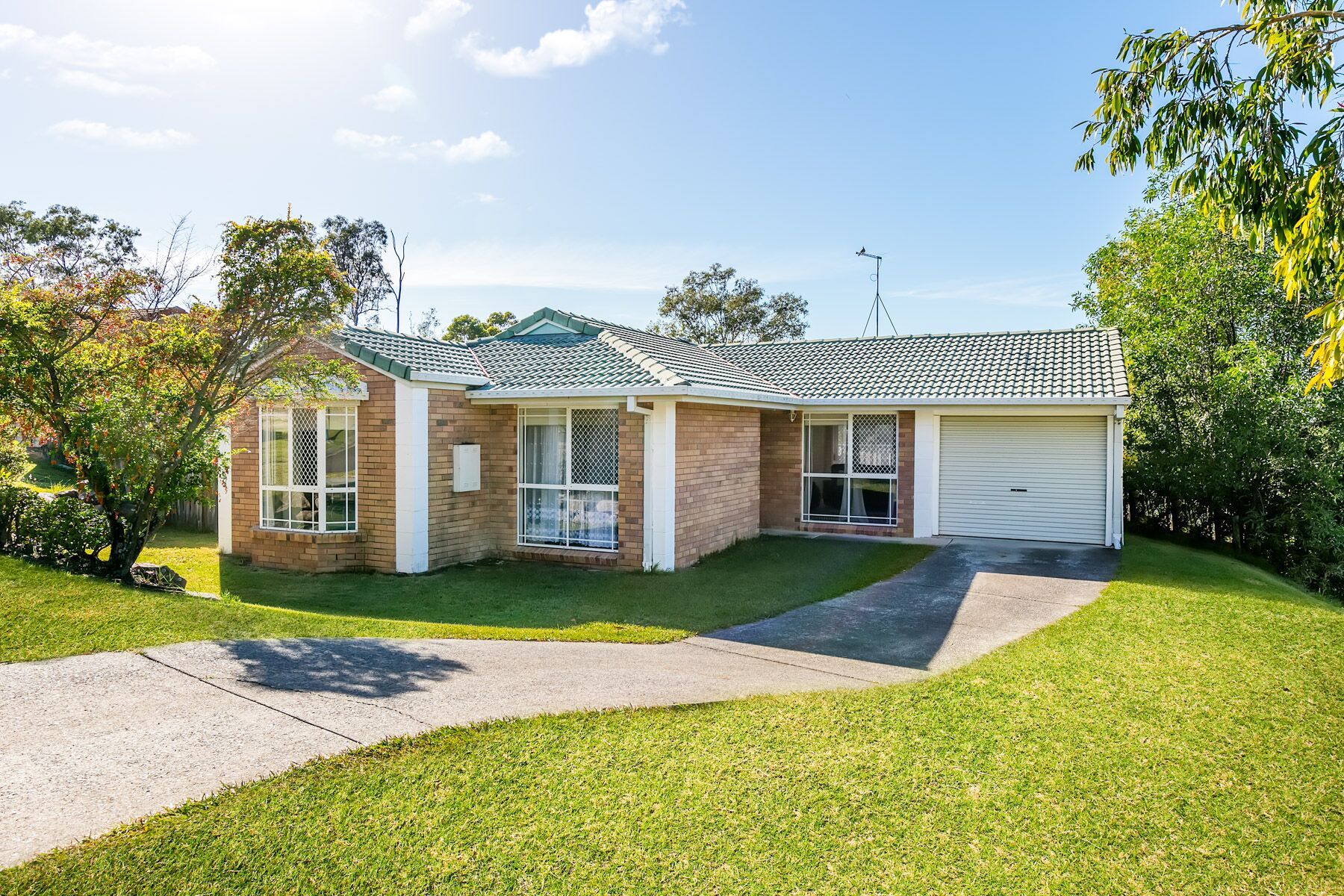 1 Bou Court, Edens Landing, QLD 4207