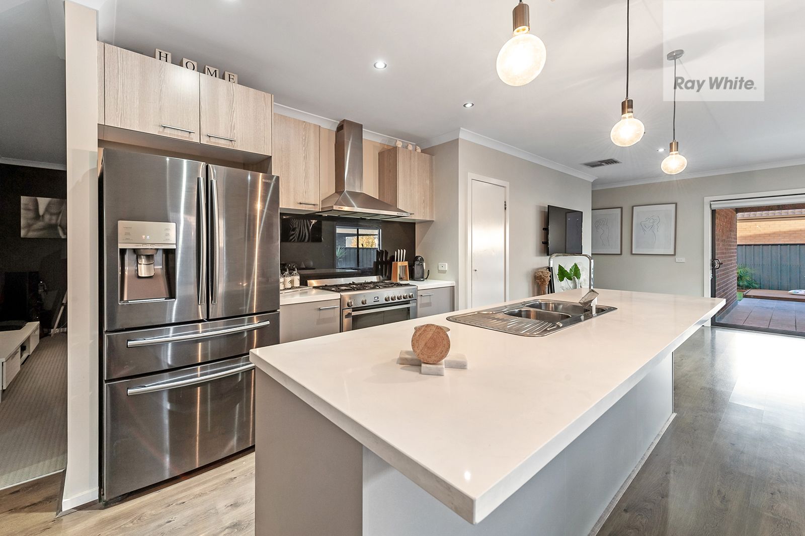 92 Moor Park Drive, Craigieburn, VIC 3064