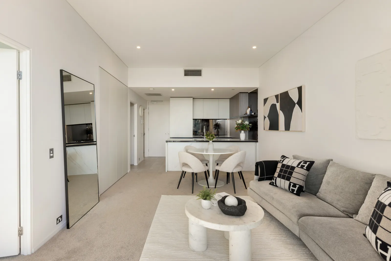 1402/9 Christie Street, South Brisbane