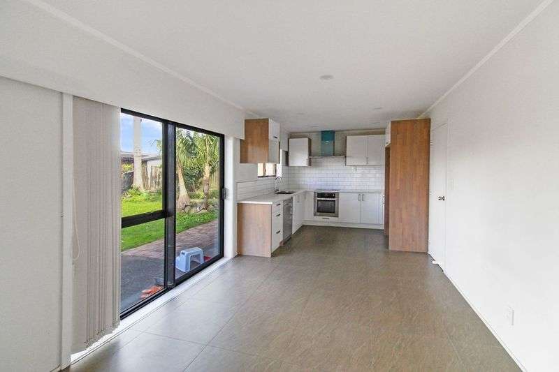 12 Chichester Drive photo 1