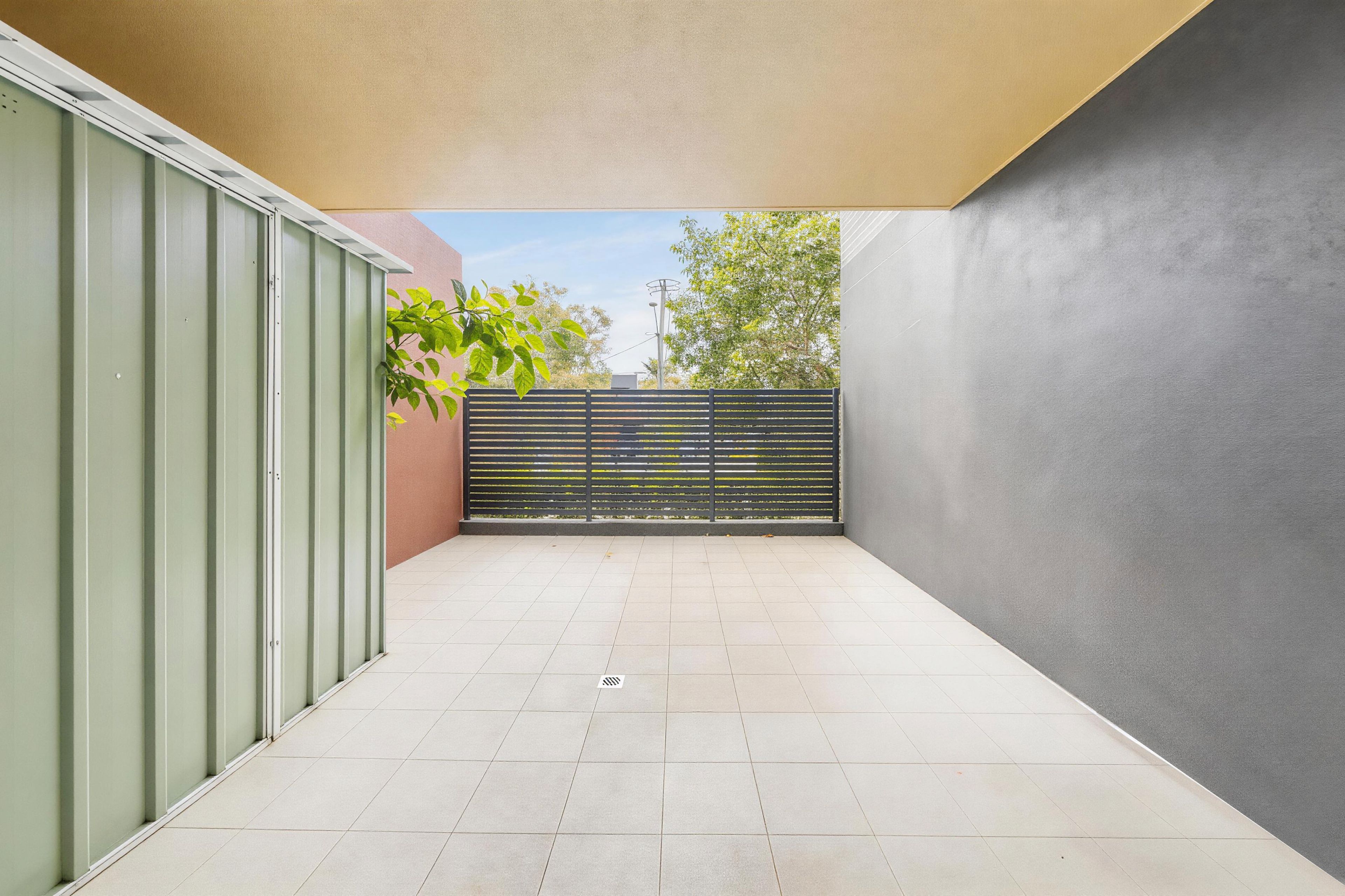 1030/8C Junction Street — photo 12 of 12