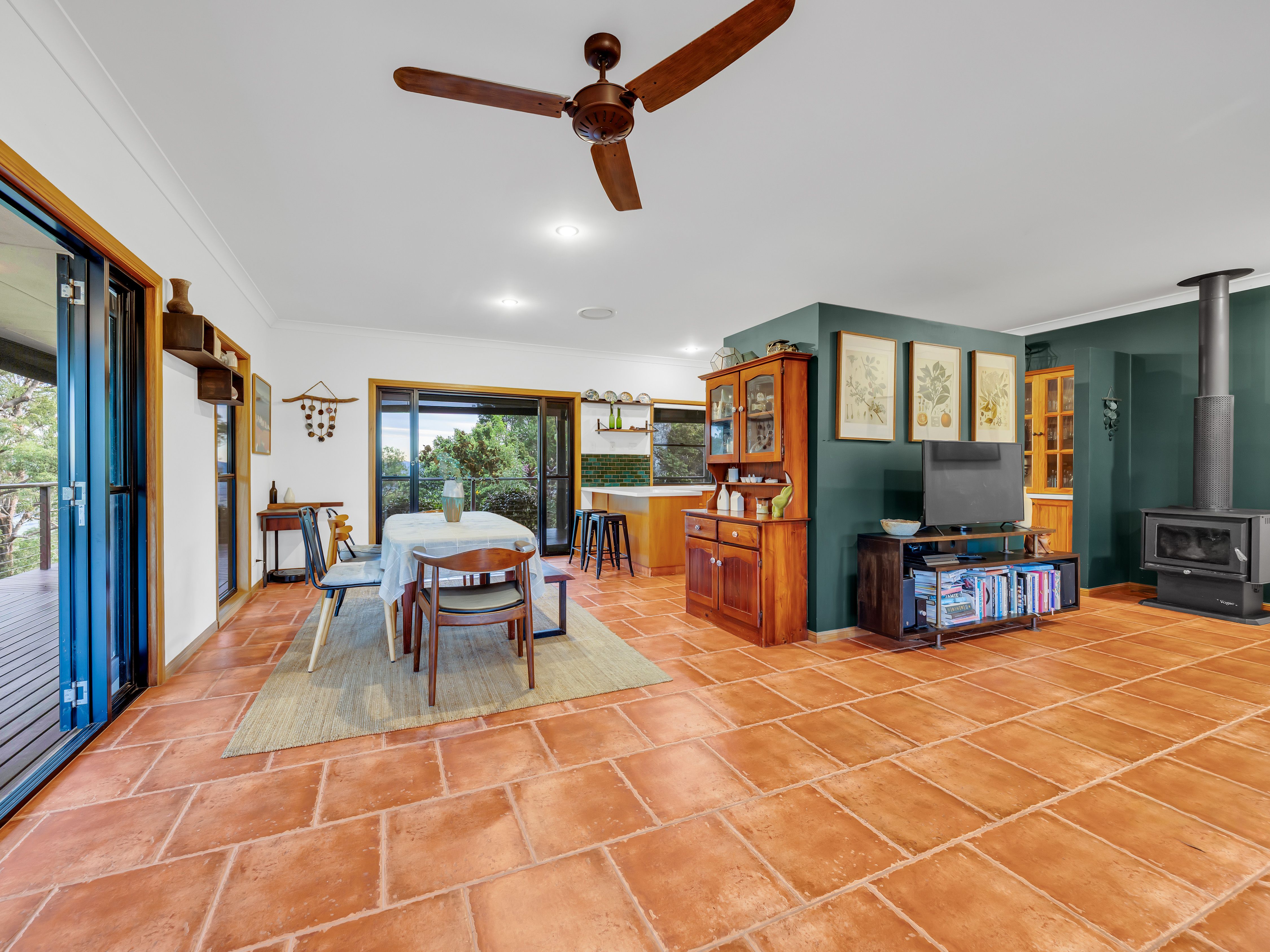 365 Ocean View Road — photo 10 of 24
