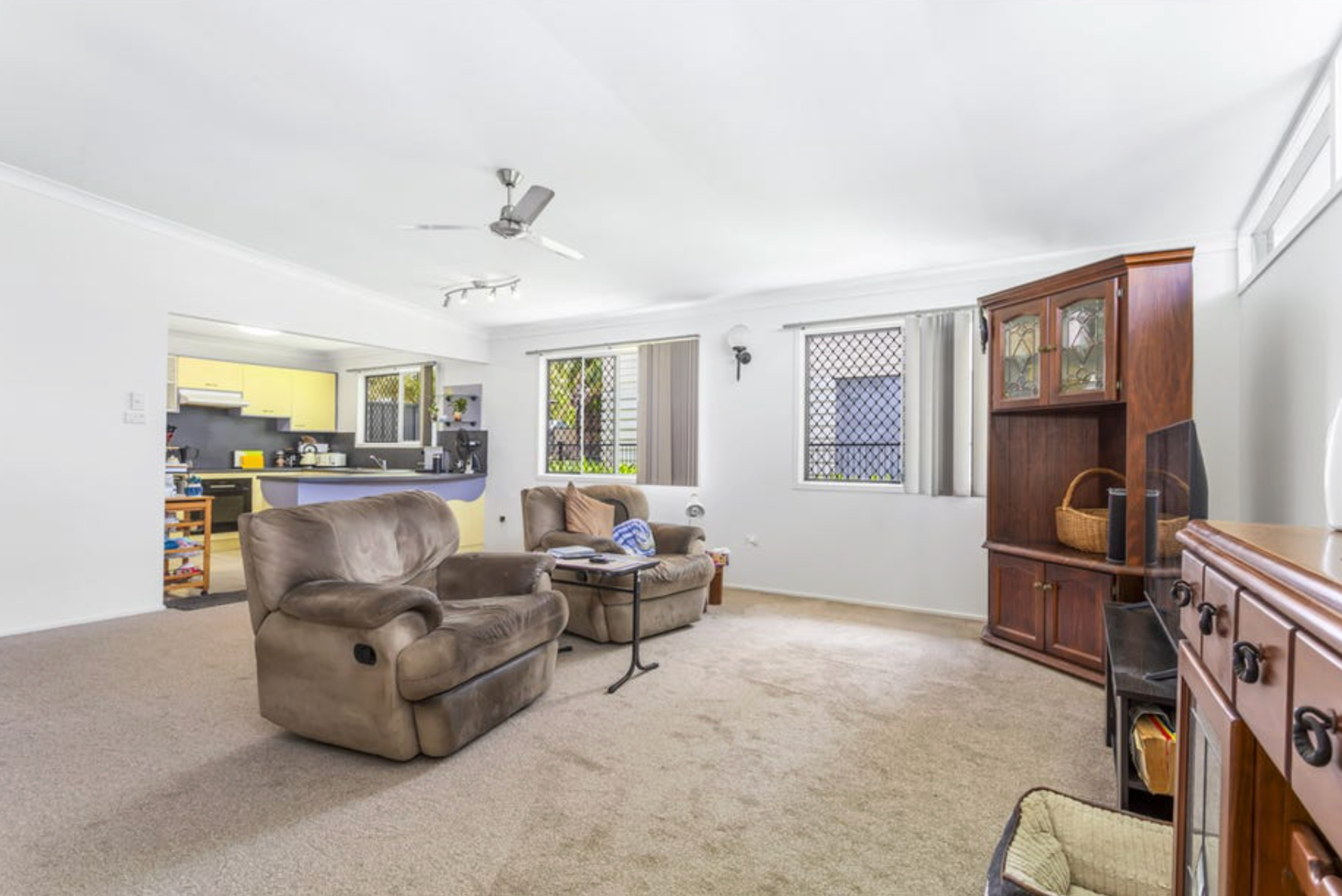 259 Carpenter Street — photo 4 of 7