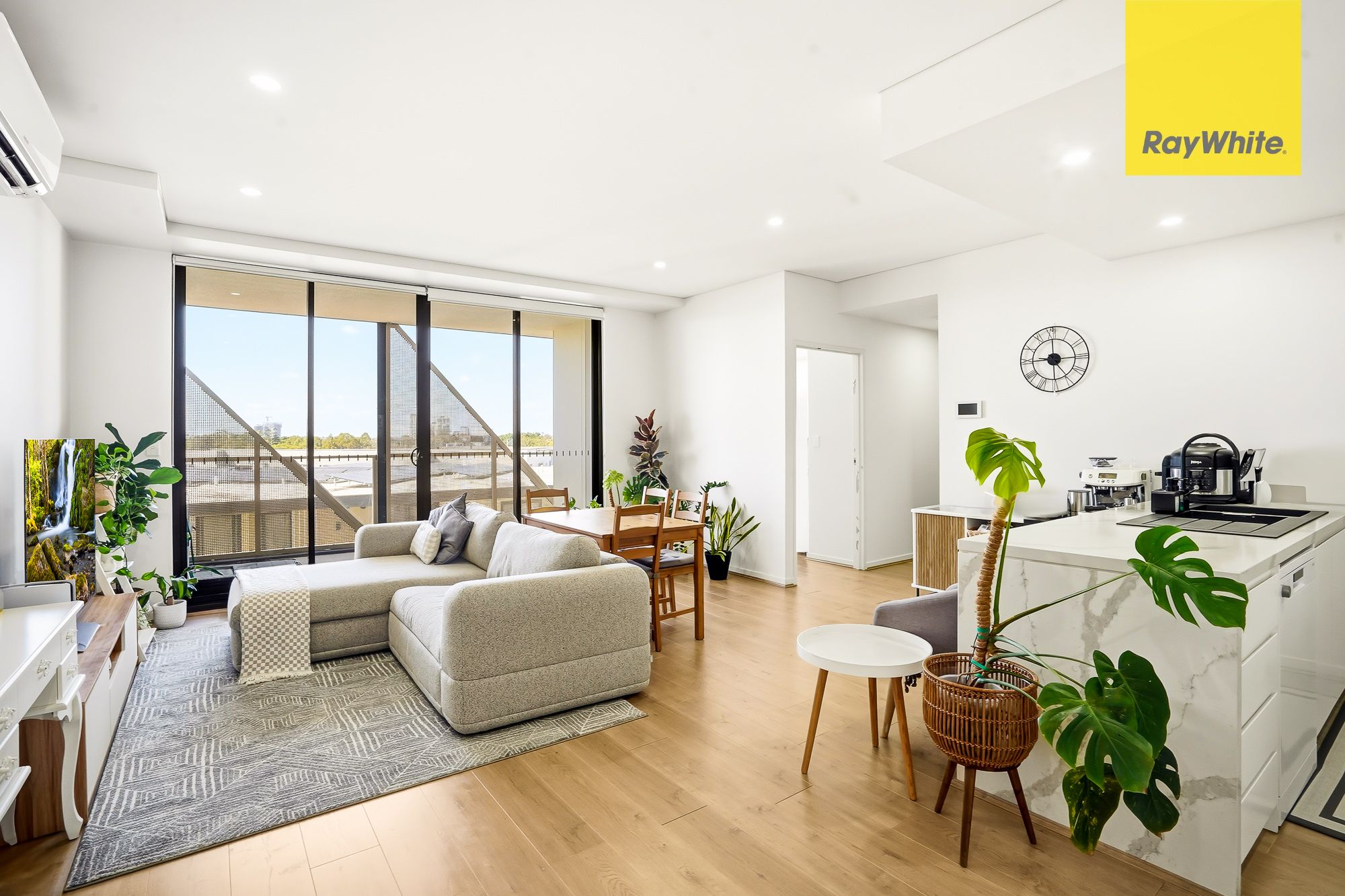 147 Great Western Highway, Mays Hill NSW 2145