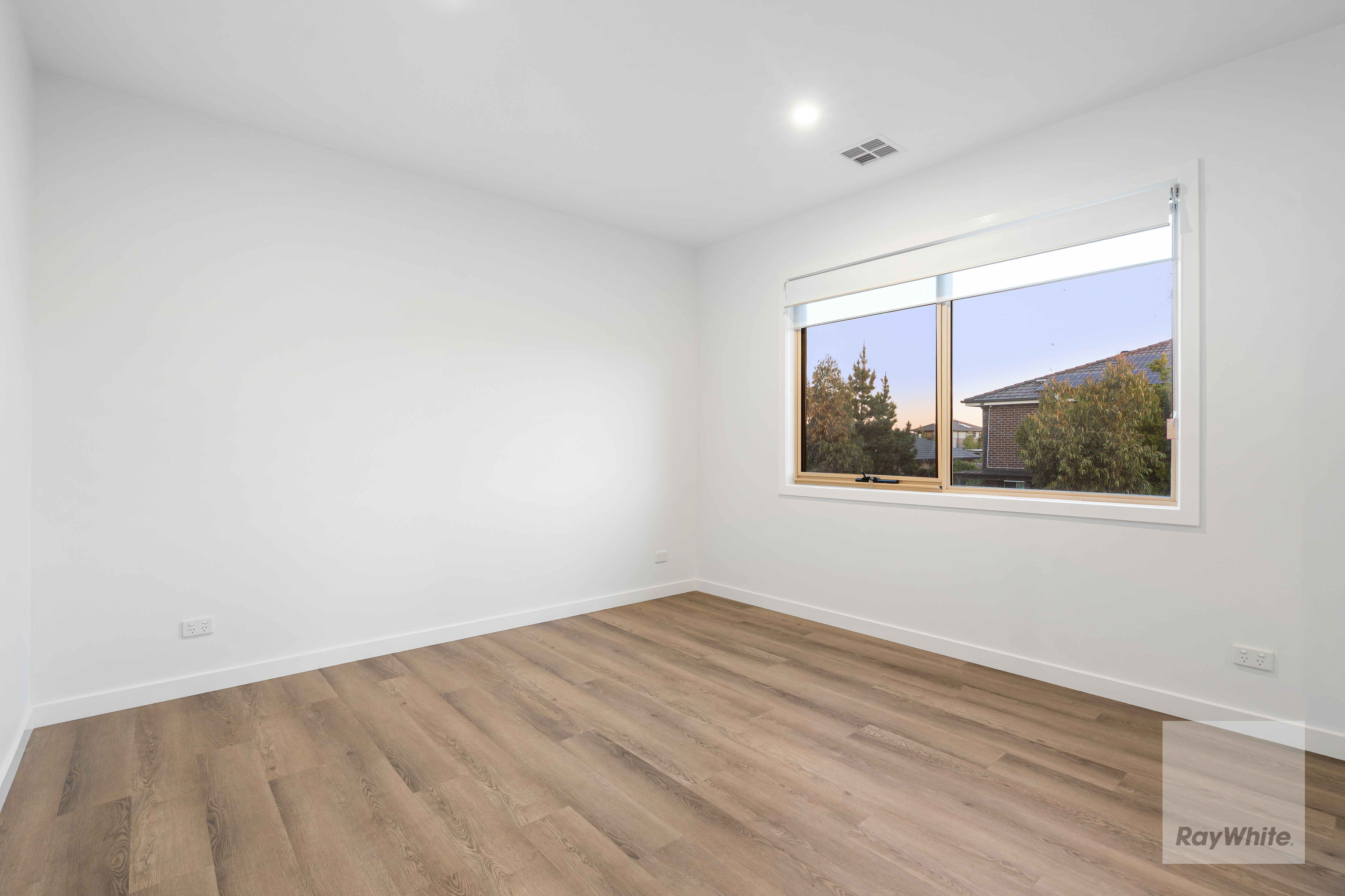 19 Commonwealth Drive — photo 13 of 25