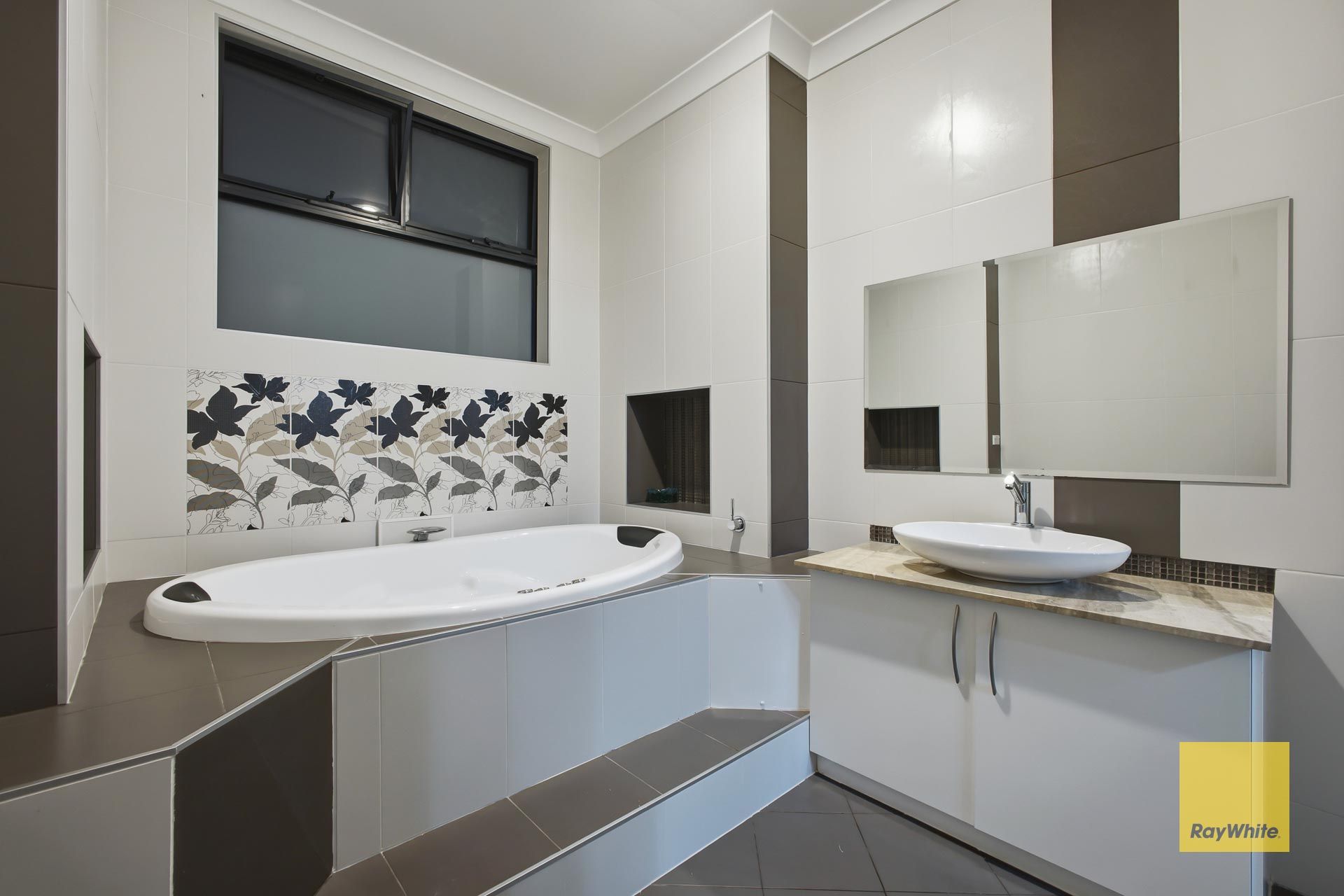13 Cabarita Road — photo 7 of 30