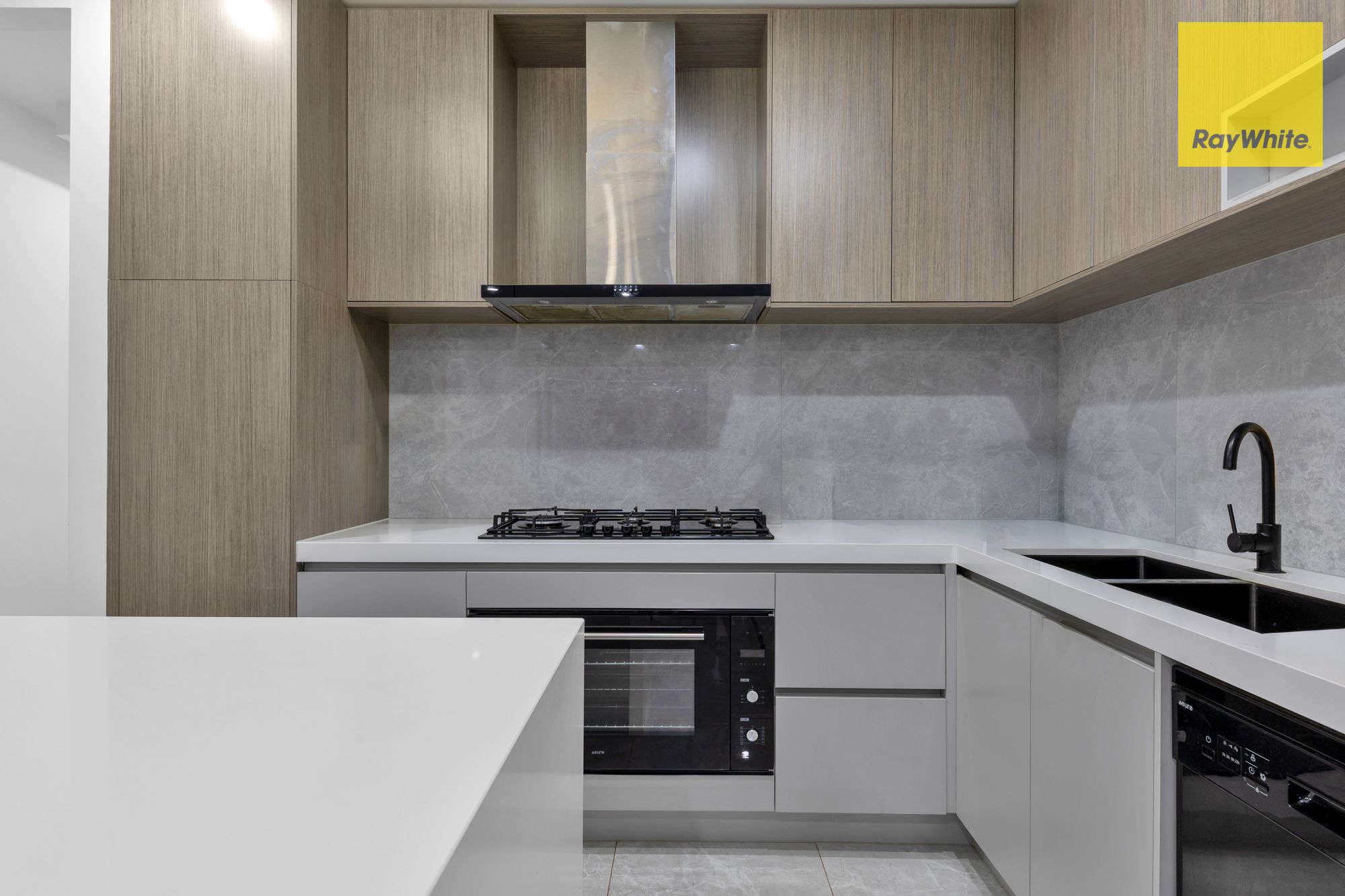 76 Madeira Drive — photo 10 of 21