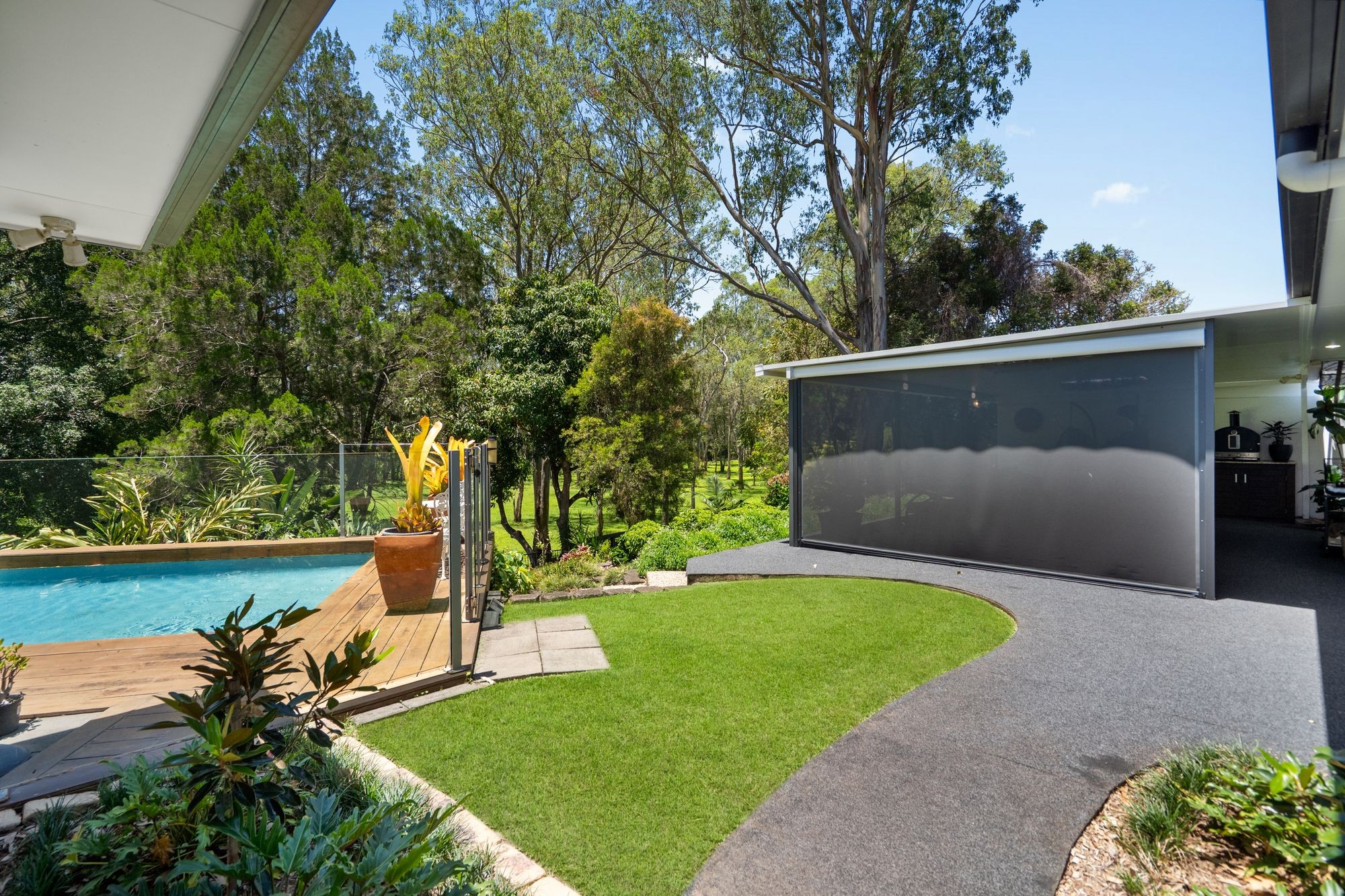 8 Nerang River Drive, Nerang, QLD 4211