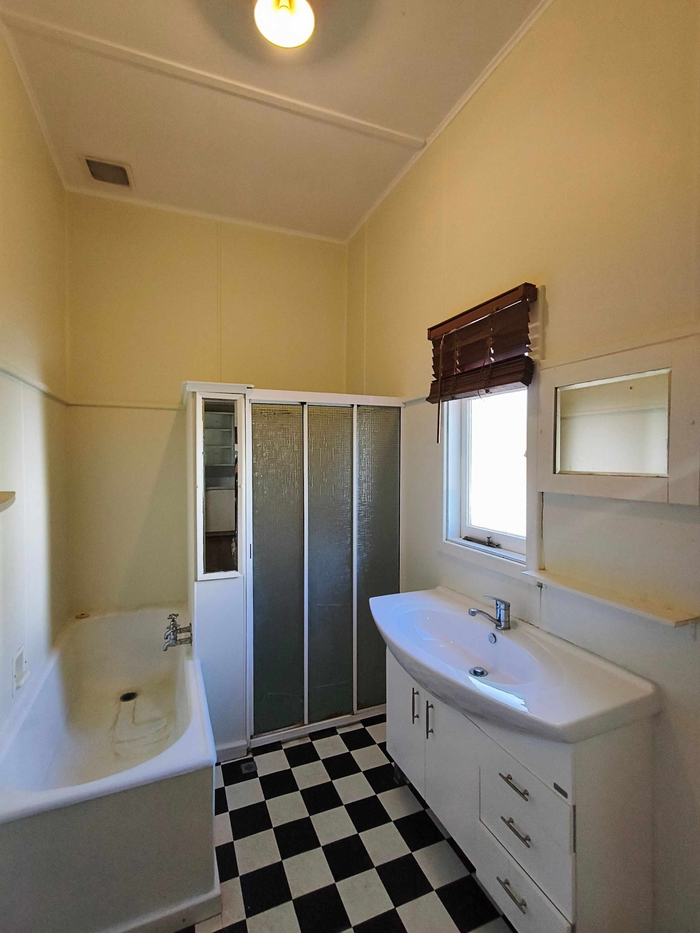 13 Ingoldby Street — photo 8 of 14