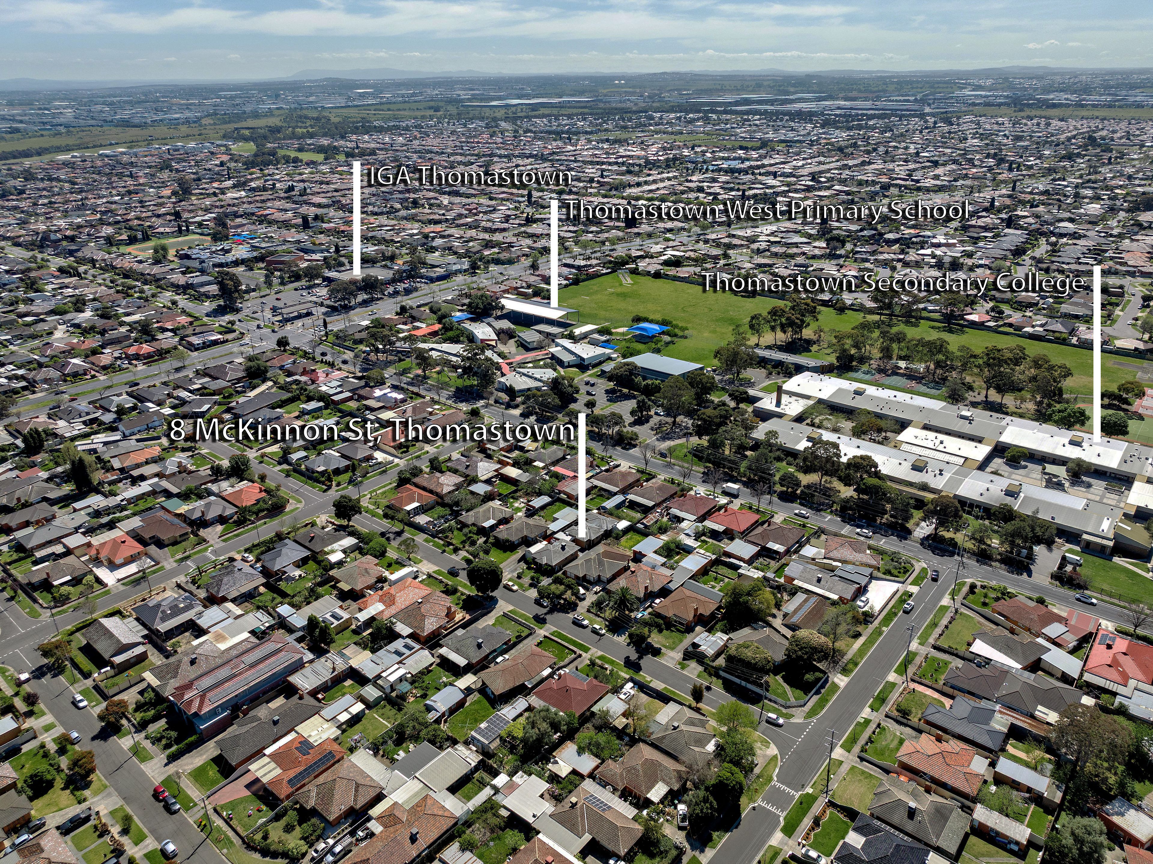 2/8 Mckinnon Street — photo from Ray White Thomastown