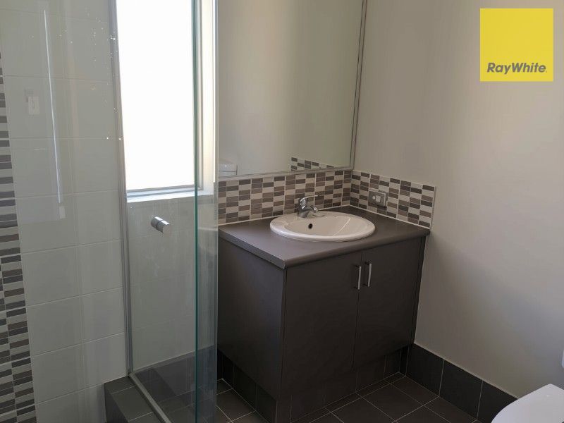 Unit 2/28 Blackburn Street — photo 7 of 17