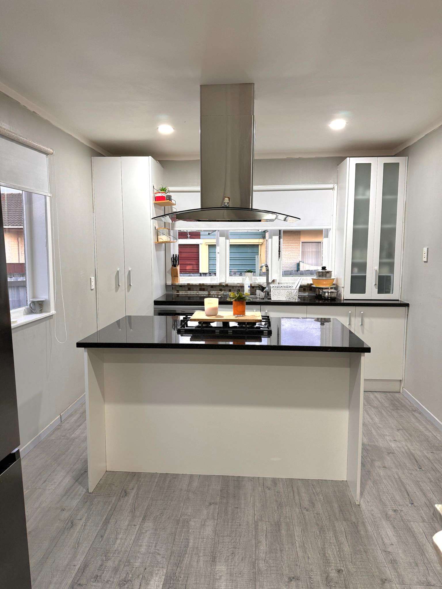 48 Kenderdine Road photo 4