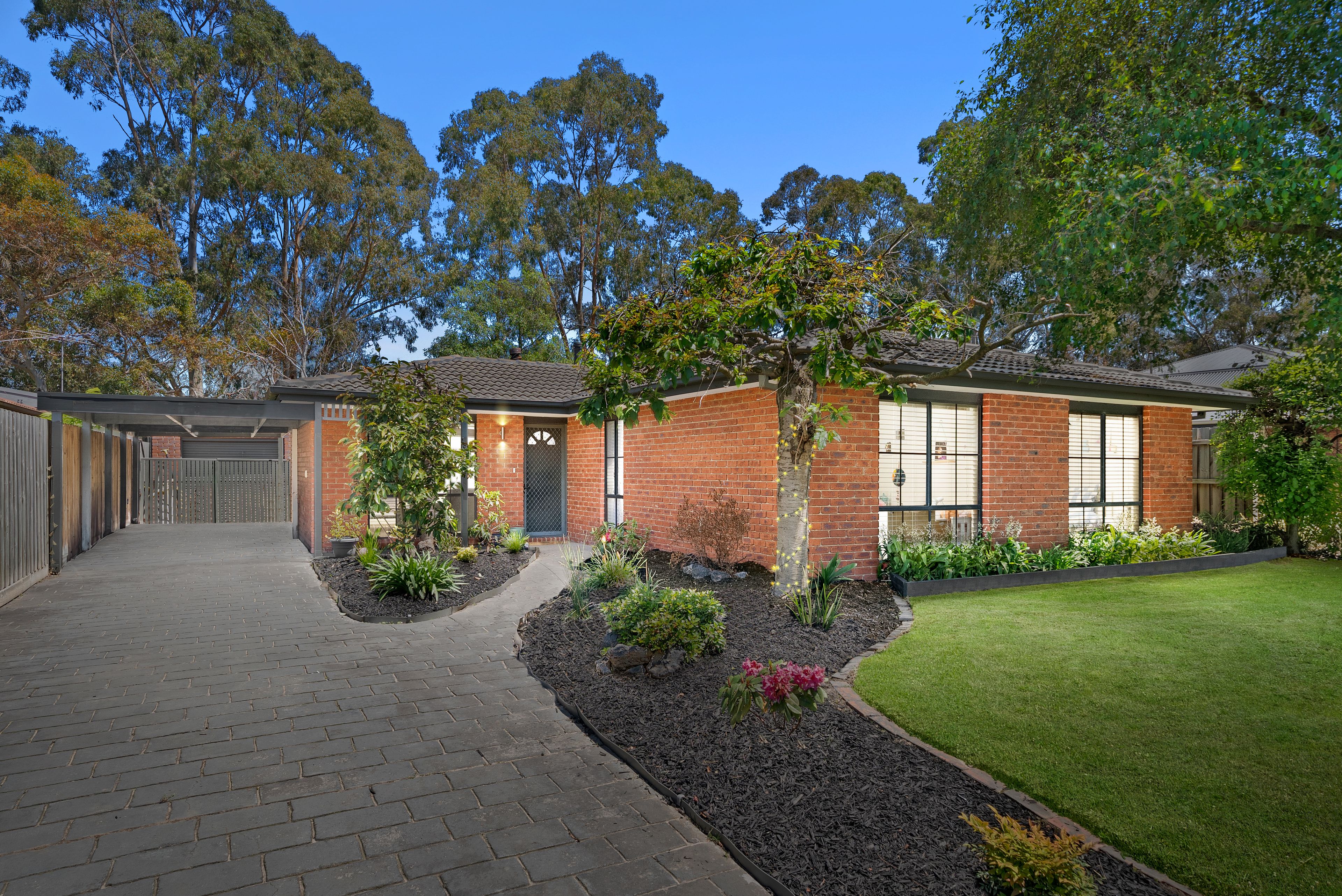 185 Windermere Drive, Ferntree Gully VIC 3156