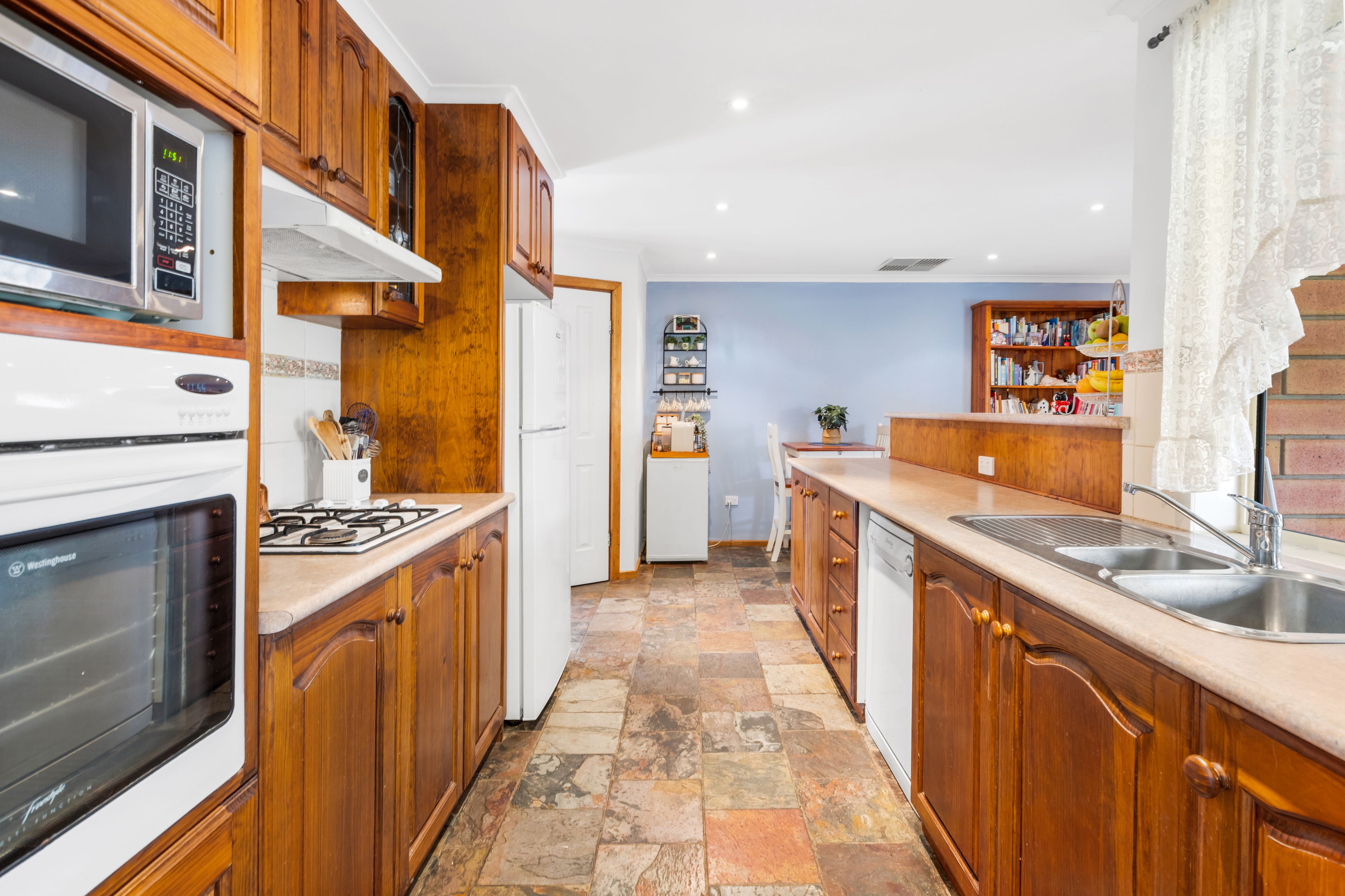 40 Browne Circuit — photo 5 of 27