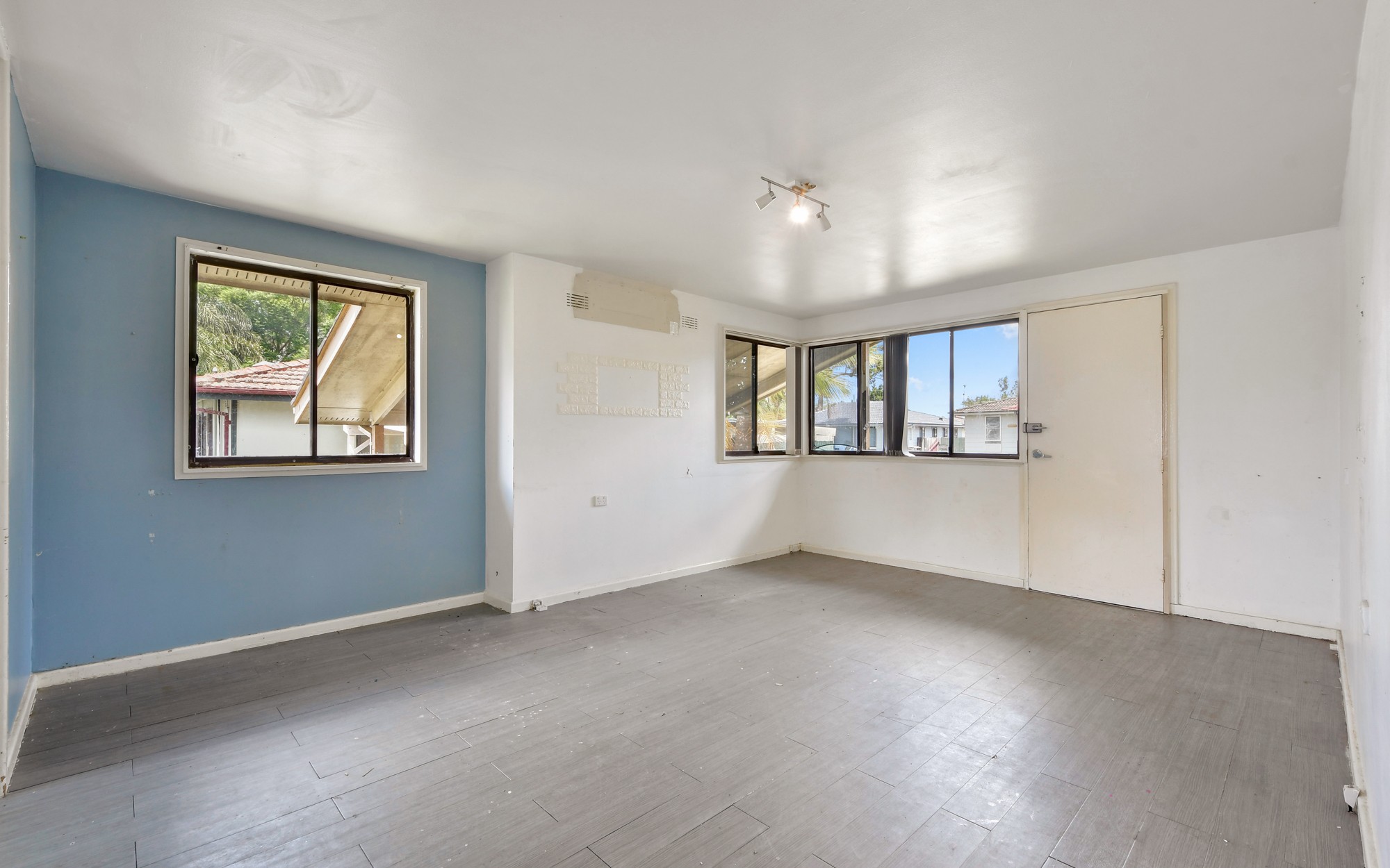 10 Antill Way, Airds, NSW 2560