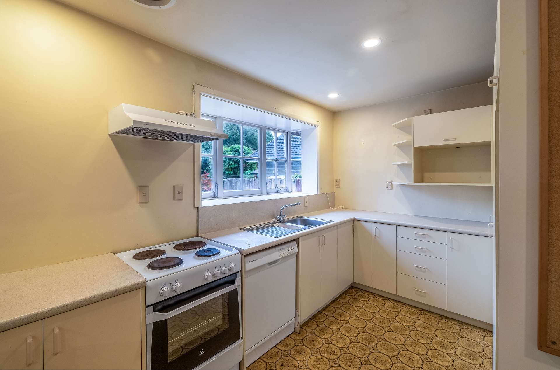 12 Newbridge Place photo 4
