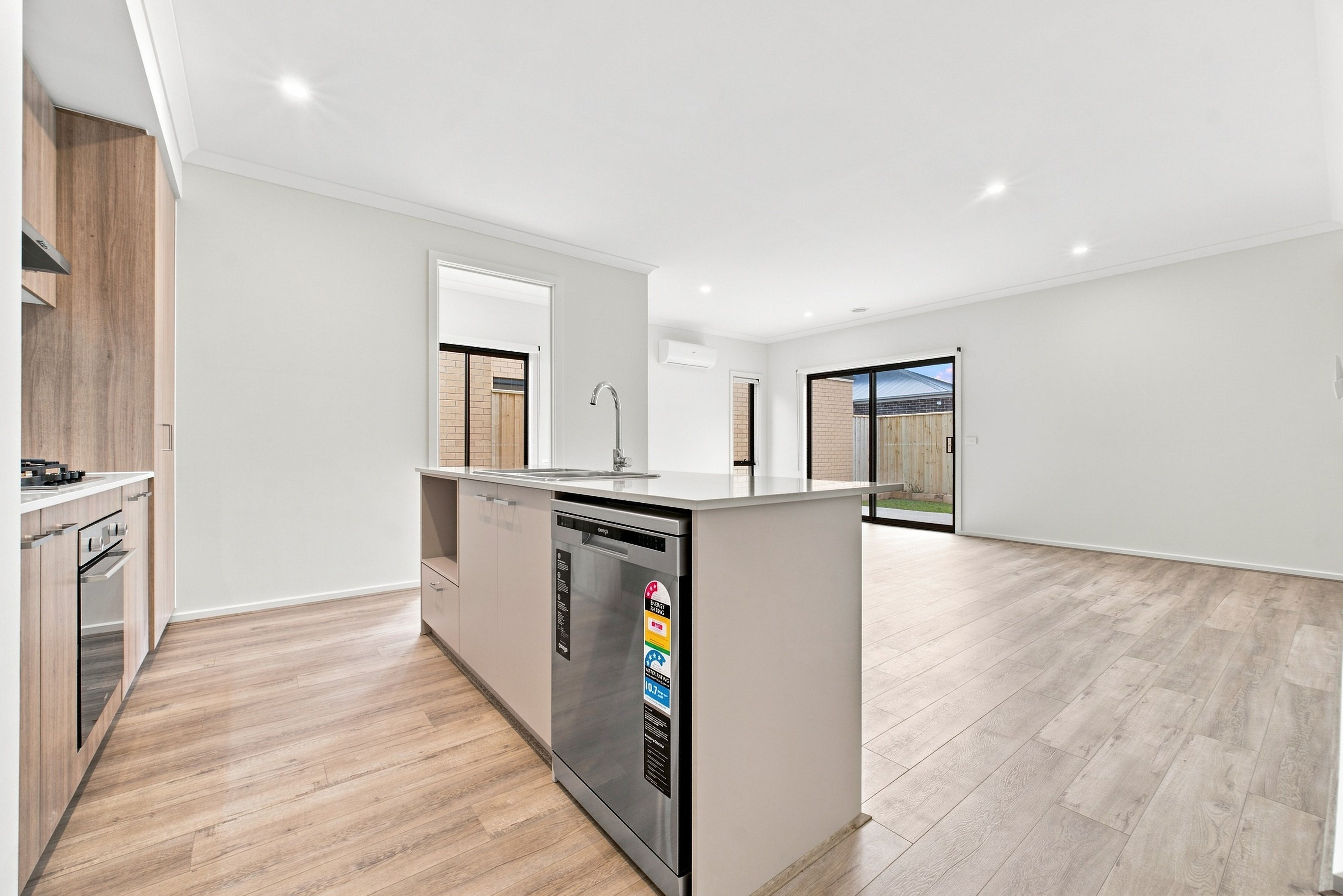 5 Castlecove Street — photo 6 of 22