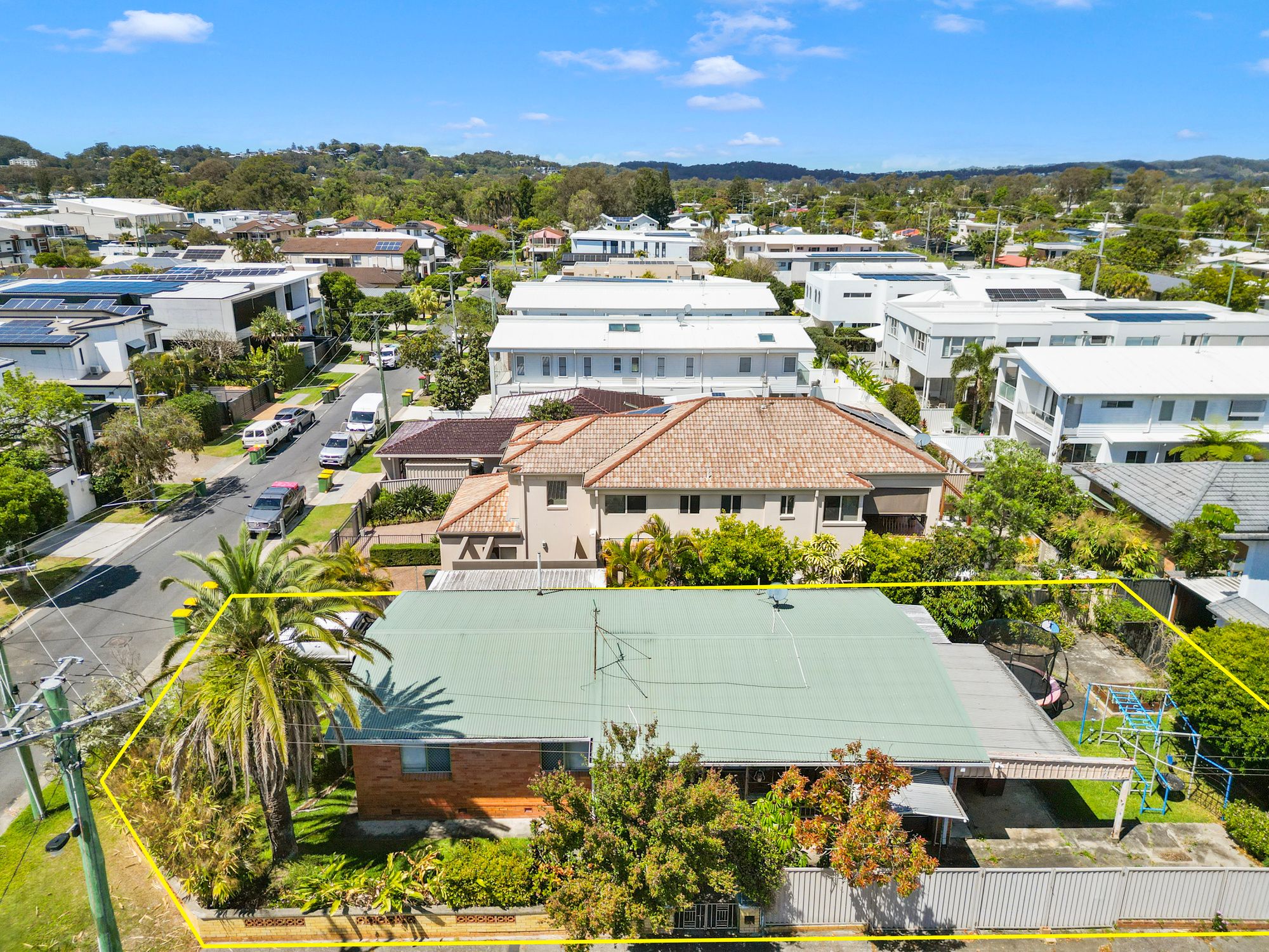 54 Fifth Avenue — photo from Ray White Palm Beach QLD