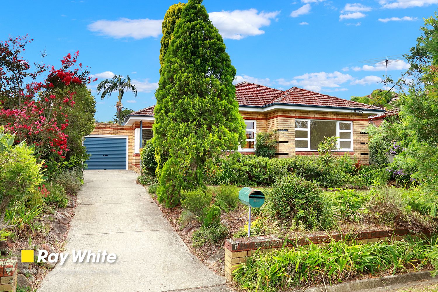 33 Mayfair Crescent, Beverly Hills NSW 2209