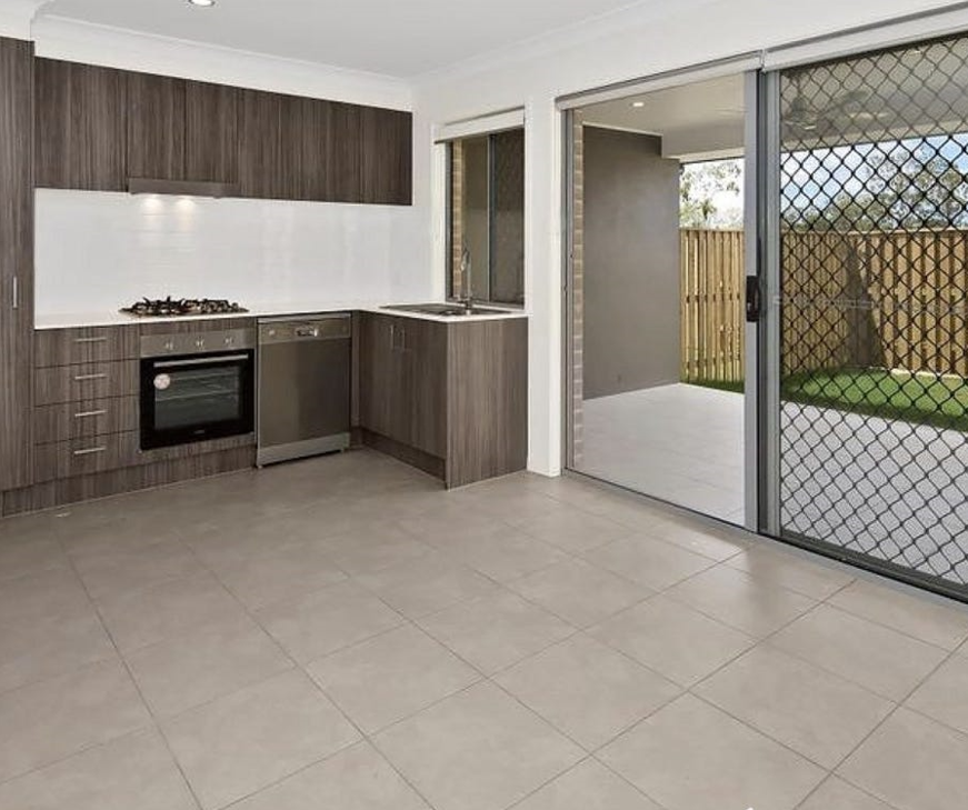 1/155 Conte Circuit, Augustine Heights, QLD 4300