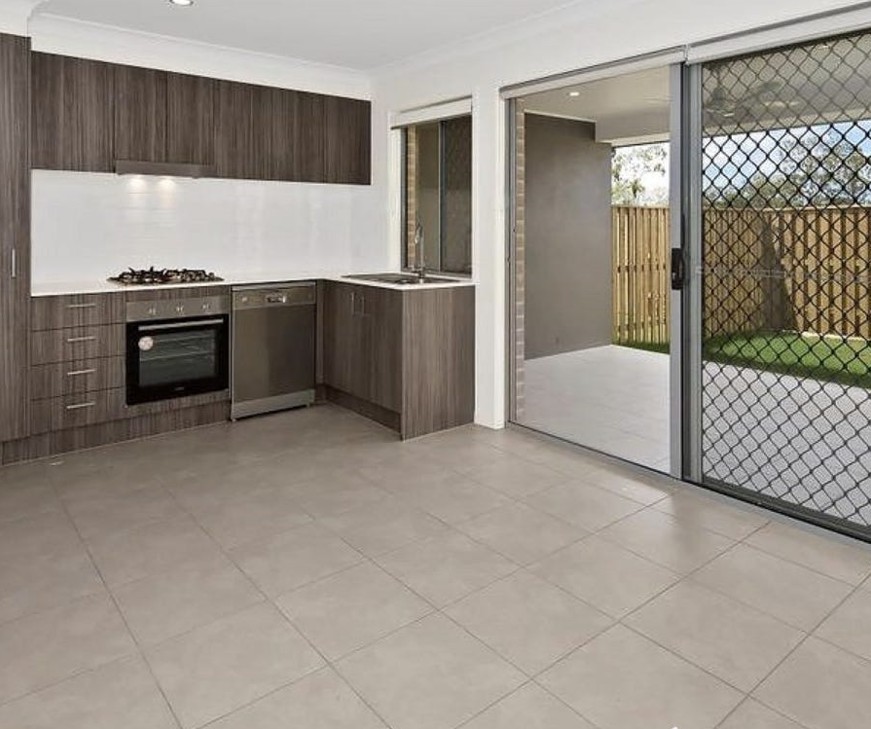 1/155 Conte Circuit, Augustine Heights, QLD 4300